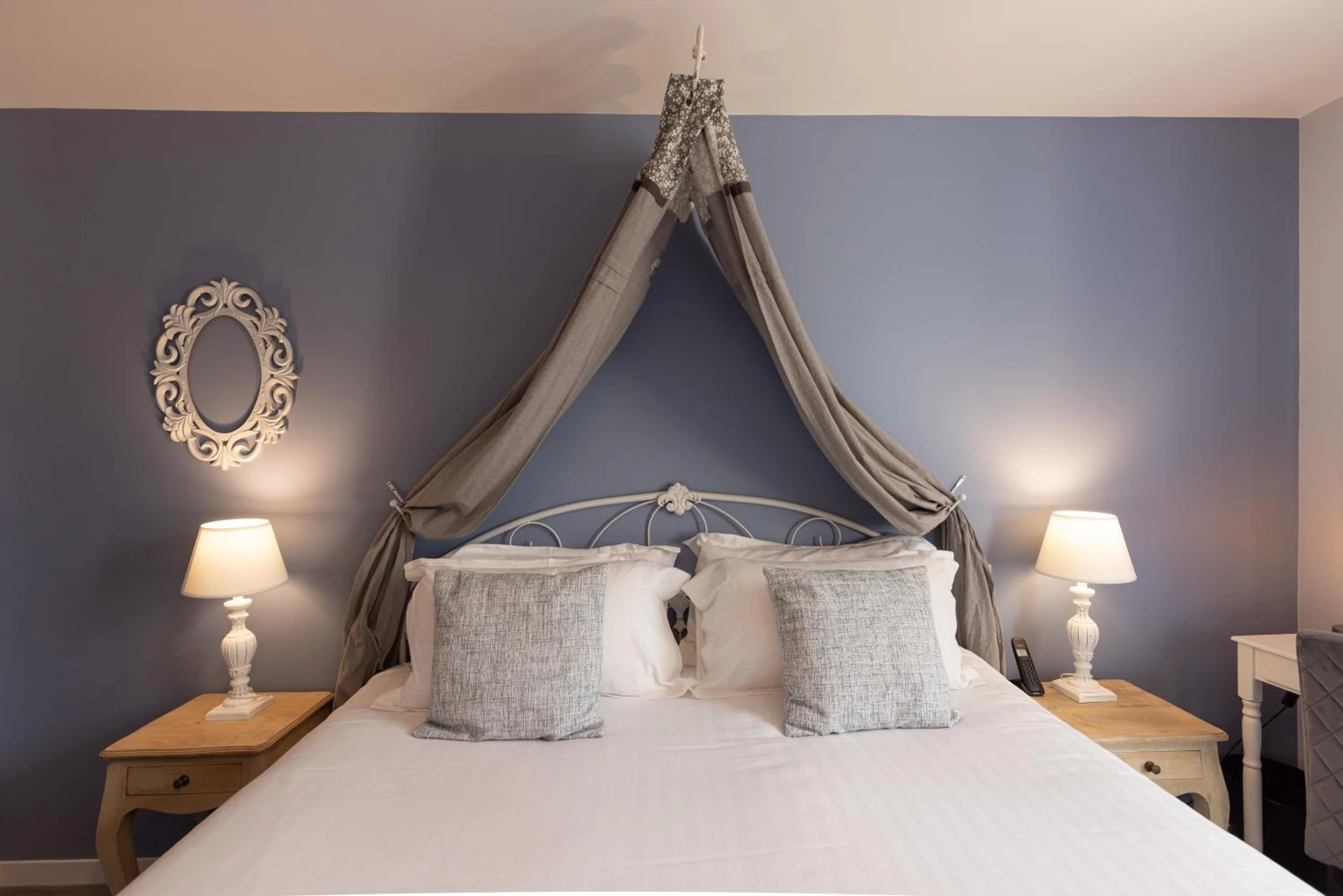 Chambre disponible pour un séminaire d'entreprise à Hôtel-Restaurant des Augustins - Saint-Cyprien