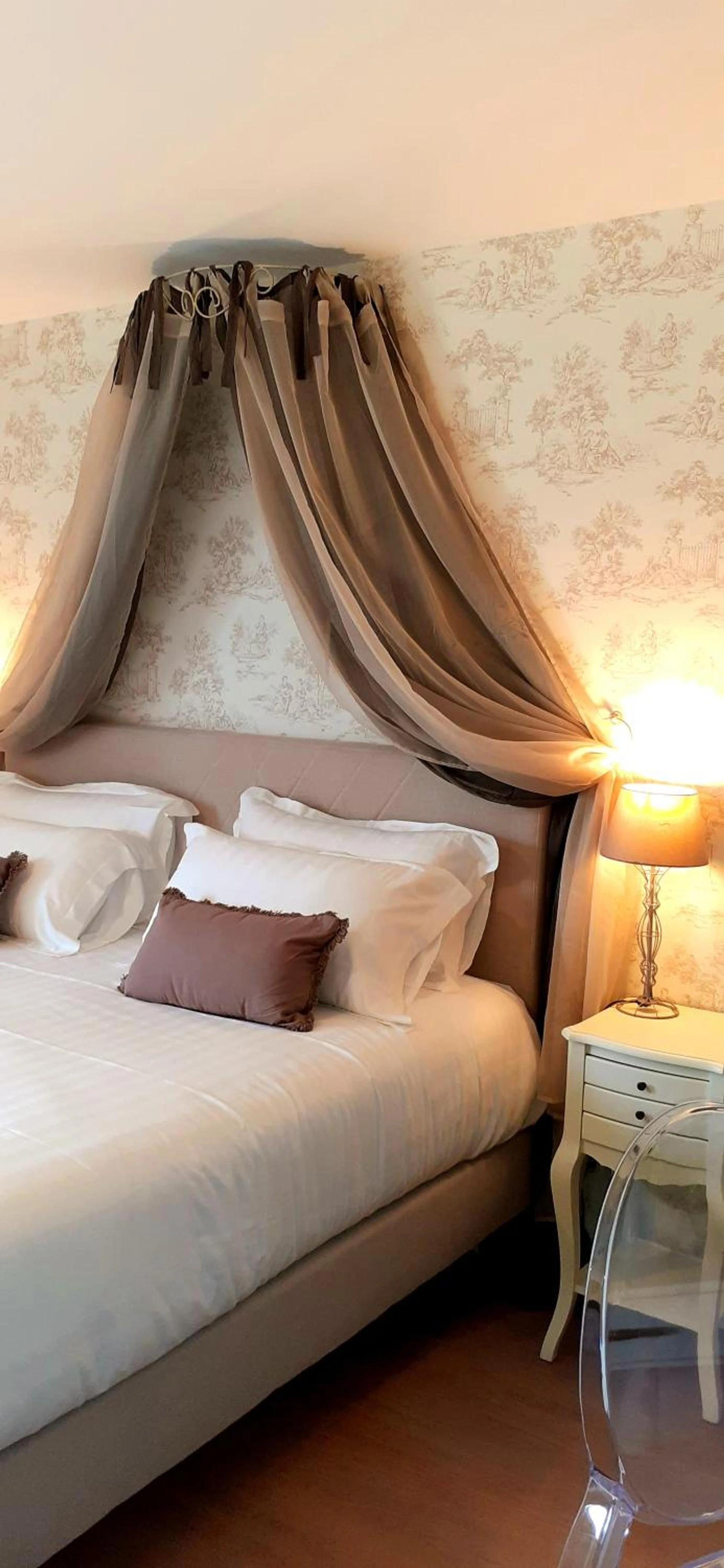 Chambre disponible pour un séminaire d'entreprise à Hôtel-Restaurant des Augustins - Saint-Cyprien