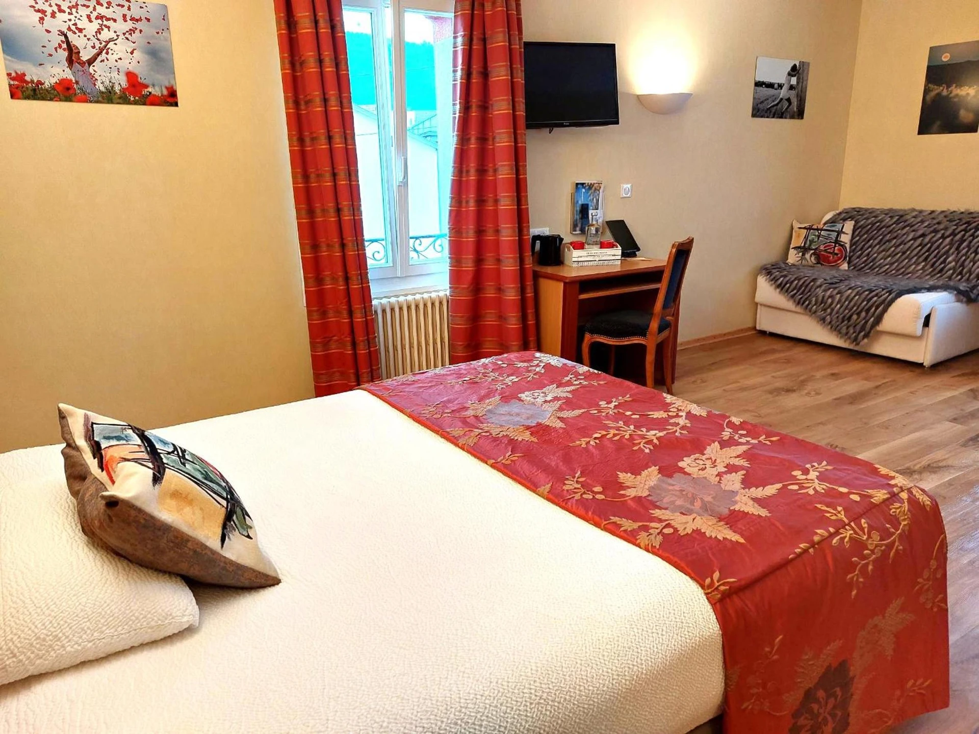 Lieu convivial pour un séminaire d'entreprise à Logis Hôtel & Restaurant des Lacs - Celles-sur-Plaine - En savoir plus 