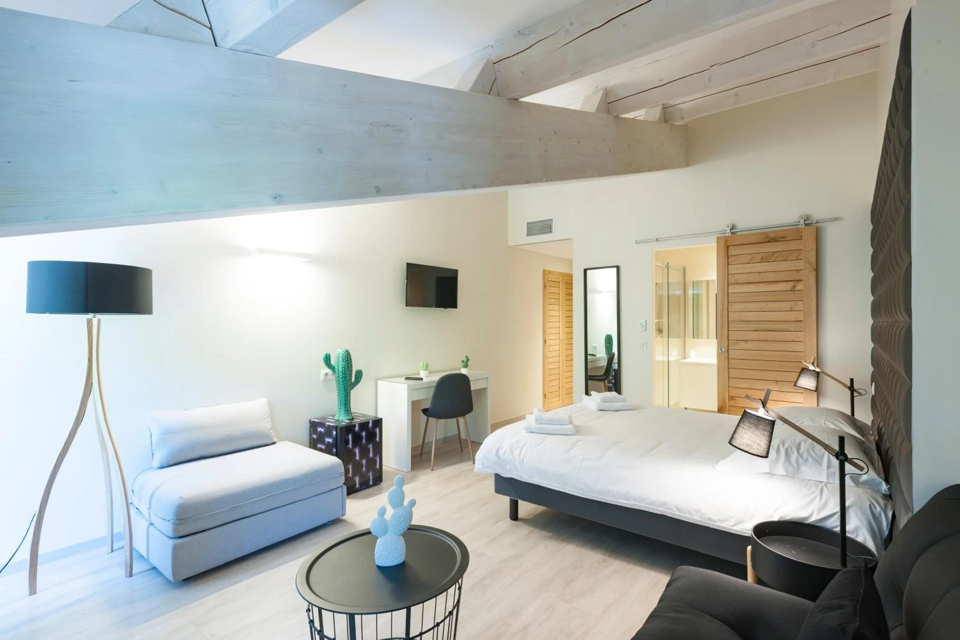Chambre disponible pour un séminaire d'entreprise à Hotel Restaurant des Maures - Collobrières