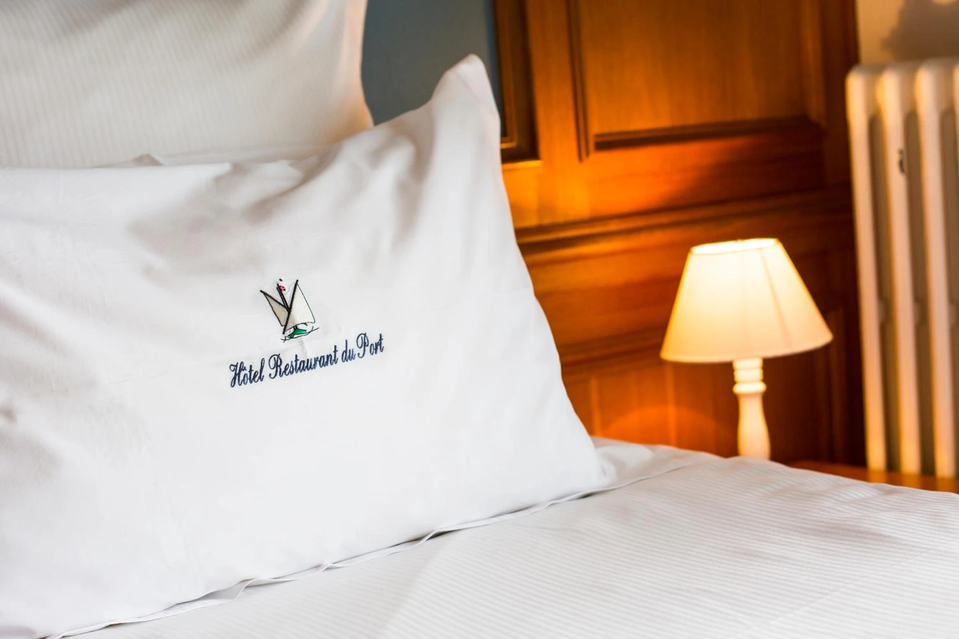 Chambre disponible pour un séminaire d'entreprise à Hôtel Restaurant Du Port - Yvoire