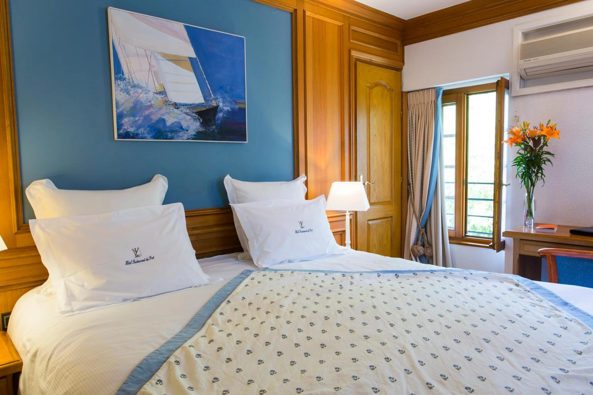 Chambre disponible pour un séminaire d'entreprise à Hôtel Restaurant Du Port - Yvoire