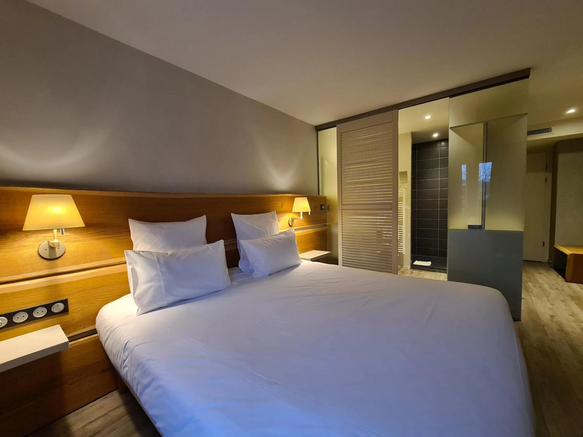 Chambre disponible pour un séminaire d'entreprise à Maison Jenny Hotel Restaurant & Spa - Hagenthal-le-Bas