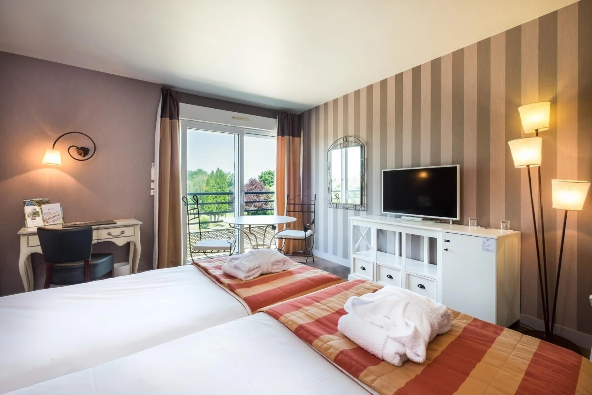 Chambre disponible pour un séminaire d'entreprise à L'Ermitage Hotel & Restaurant - Saulges