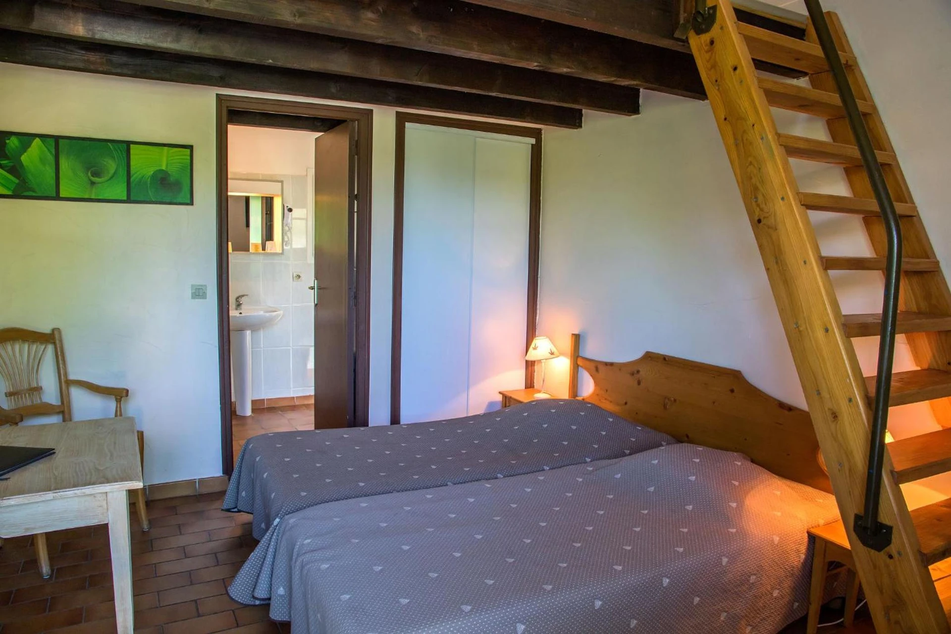 Chambre à Logis Hôtel Restaurant L'Escarbille - Organiser un séminaire d'entreprise à Saint-Martin-dʼArdèche