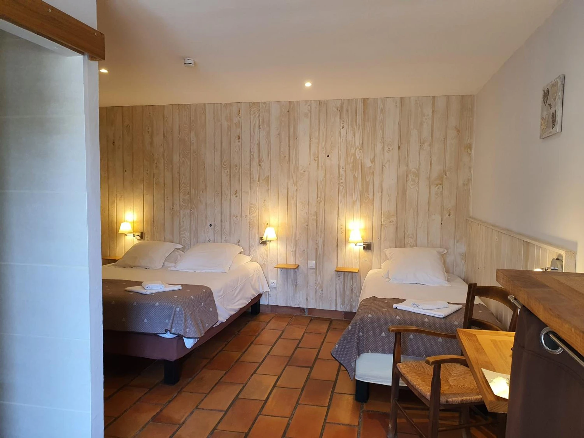 Chambre disponible pour un séminaire d'entreprise à Logis Hôtel Restaurant L'Escarbille - Saint-Martin-dʼArdèche