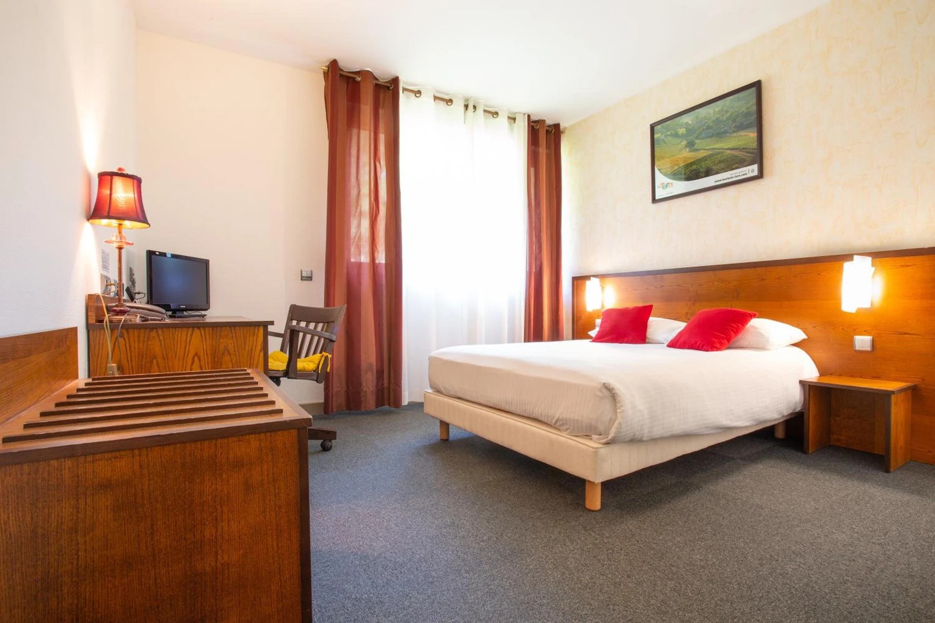 Magnifique chambre pour un séminaire d'entreprise à Logis Hôtel et Restaurant La Bombardière - Cuq-Toulza