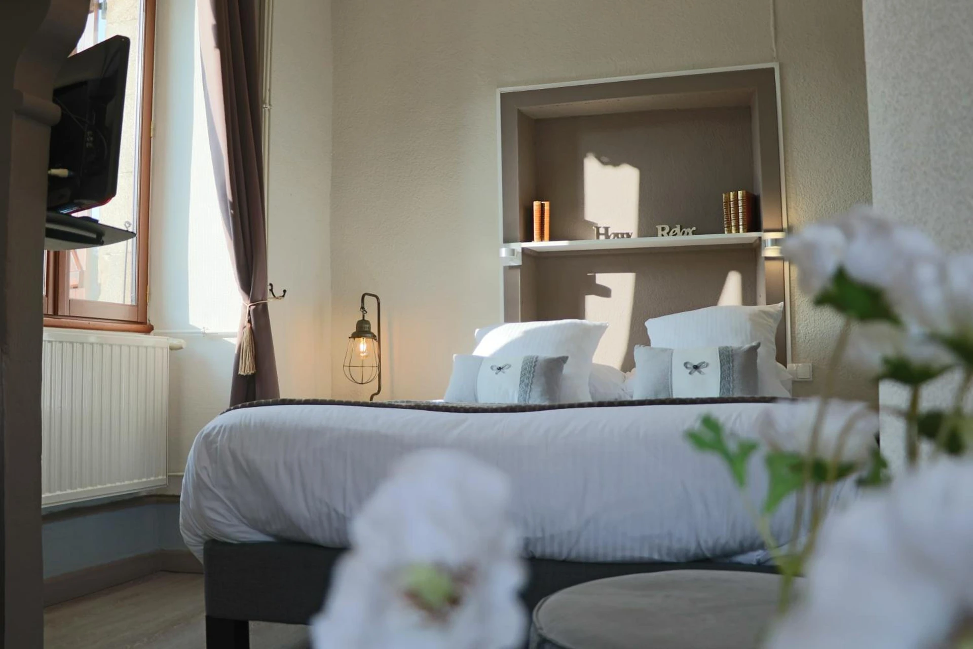 Chambre disponible pour un séminaire d'entreprise à Logis Hôtel Restaurant La Brasserie - Treignac