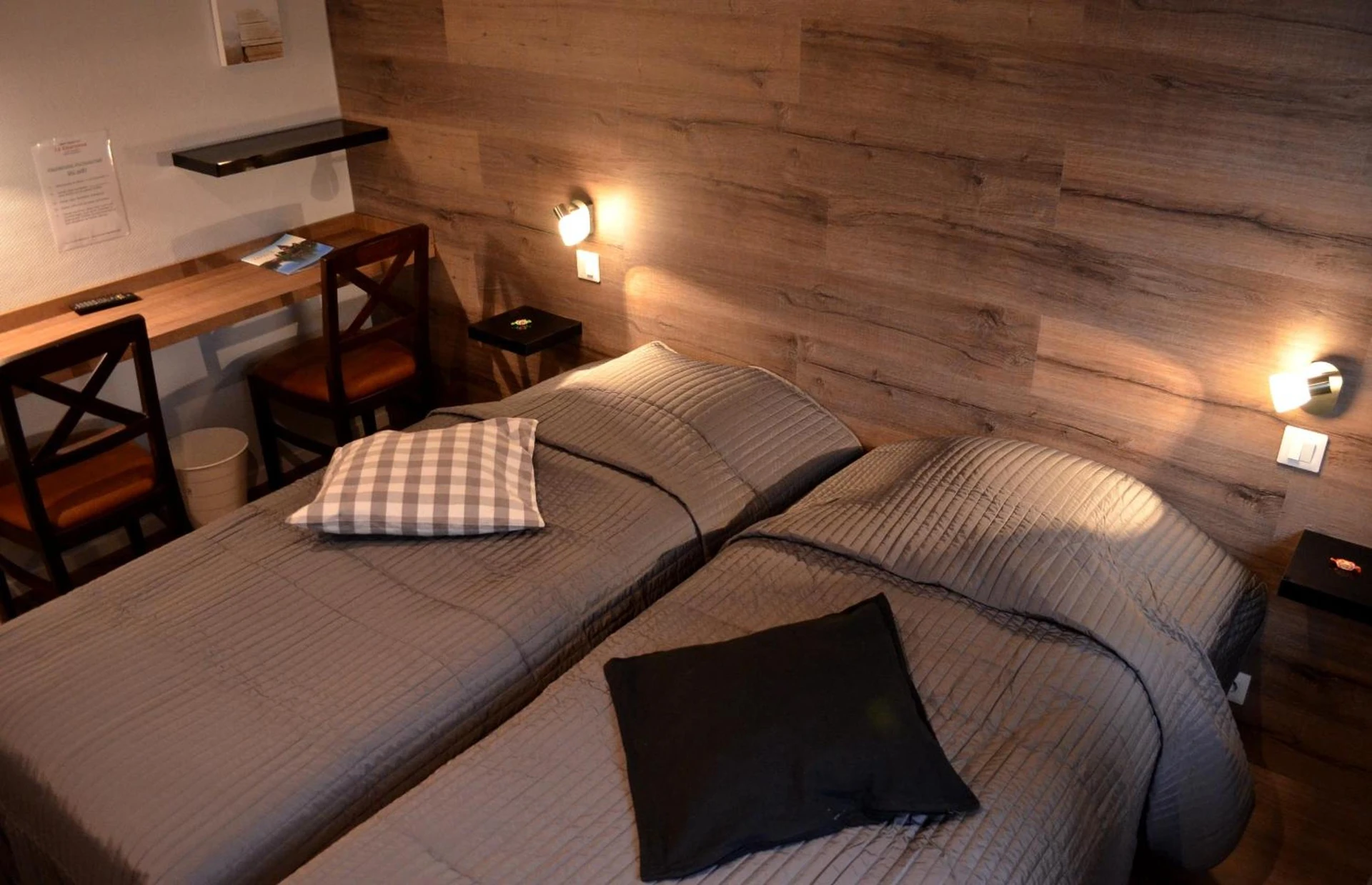 Magnifique chambre pour un séminaire d'entreprise à Hôtel Restaurant La Couronne - Roppenheim