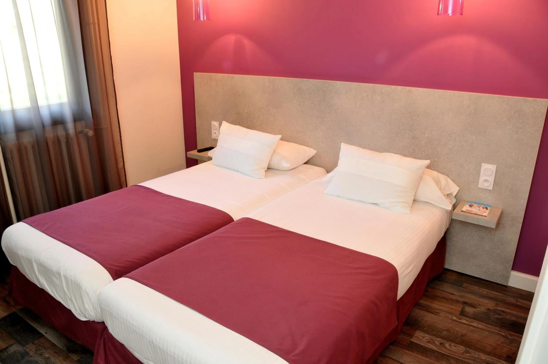 Chambre disponible pour un séminaire d'entreprise à Hôtel Logis Restaurant La Fontaine - Mantry