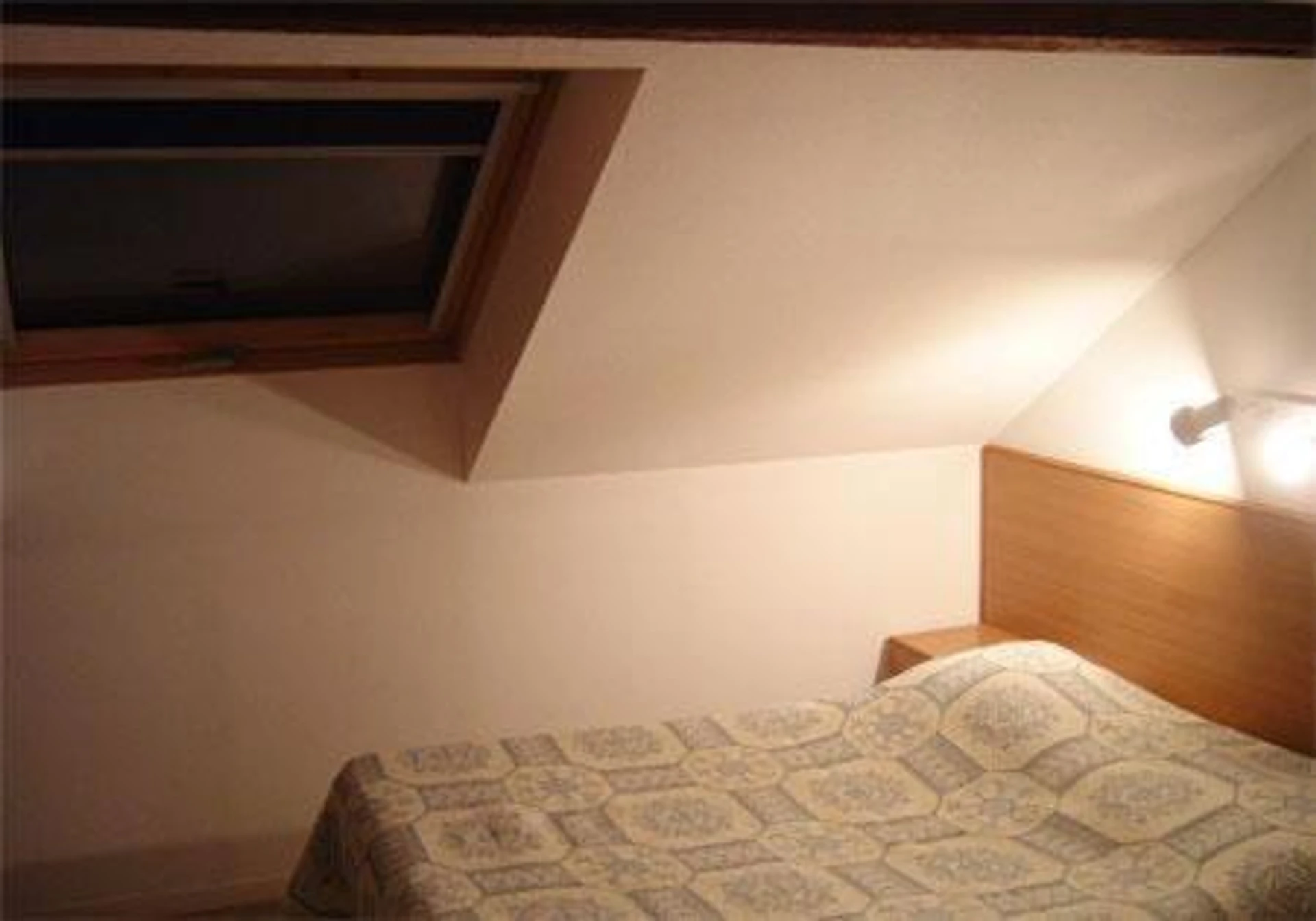 Chambre disponible pour un séminaire d'entreprise à Hotel Restaurant De La Poste Mulhouse Ottmarsheim - Bantzenheim