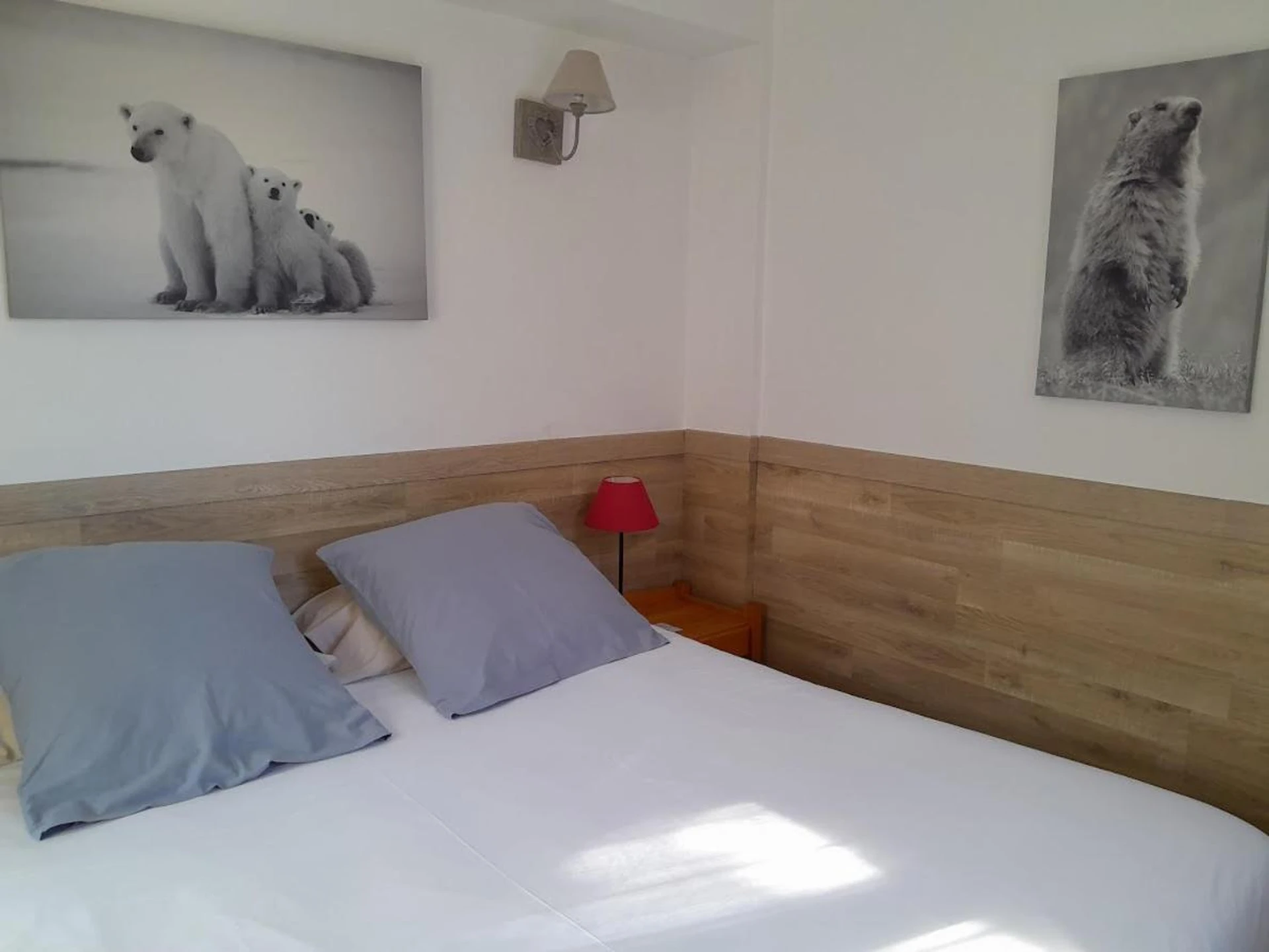 Magnifique chambre pour un séminaire d'entreprise à Hotel Restaurant La Source - La Foux