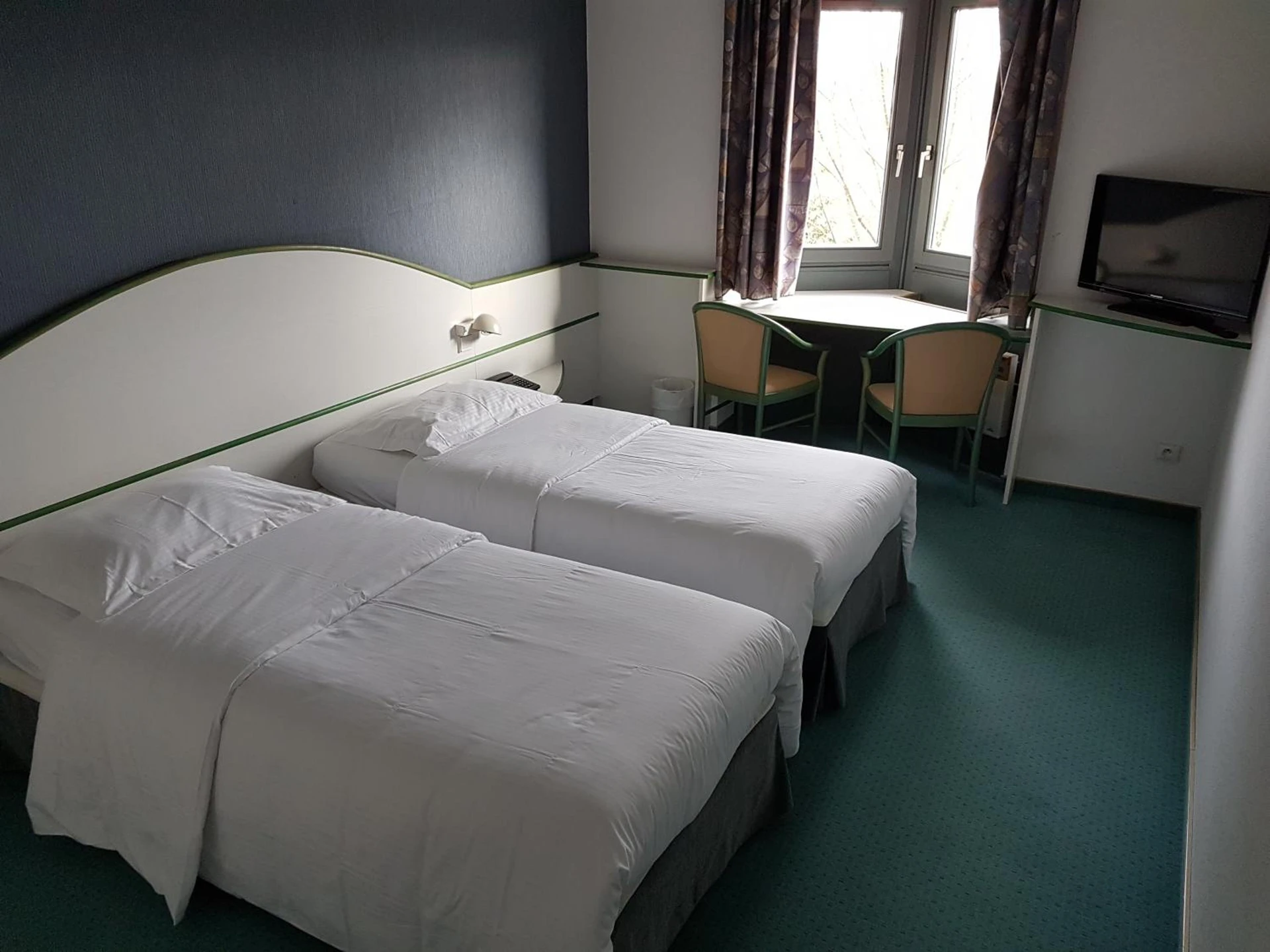 Magnifique chambre pour un séminaire d'entreprise à Hotel Restaurant La Tour Romaine - Haguenau - Strasbourg Nord - Schweighouse-sur-Moder