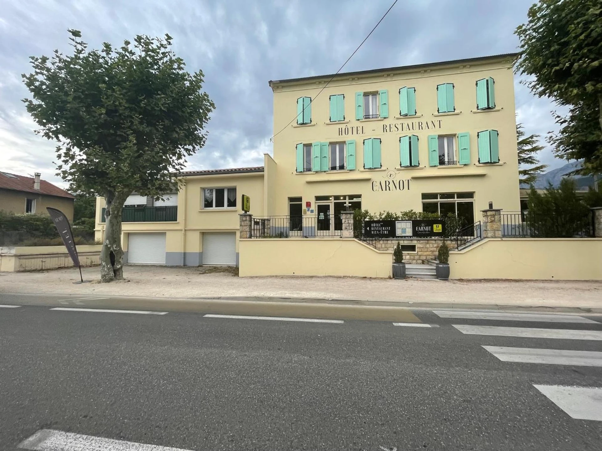 Salle de séminaire à LOGIS HOTEL & RESTAURANT Le CARNOT - Organiser un événement professionnel à Die