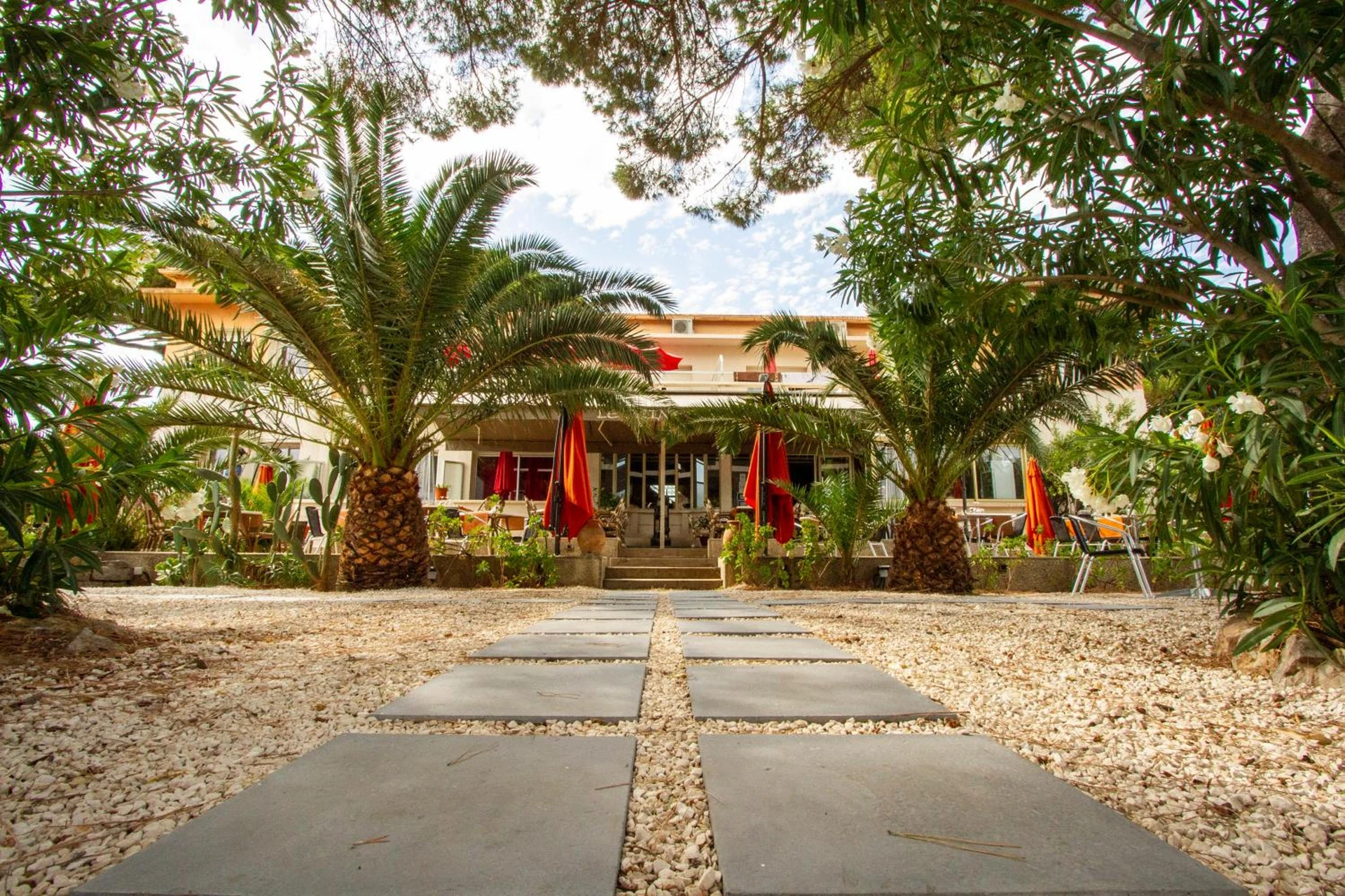 Organiser un séminaire d'entreprise : Hotel Restaurant Le Ceinturon à hyeres