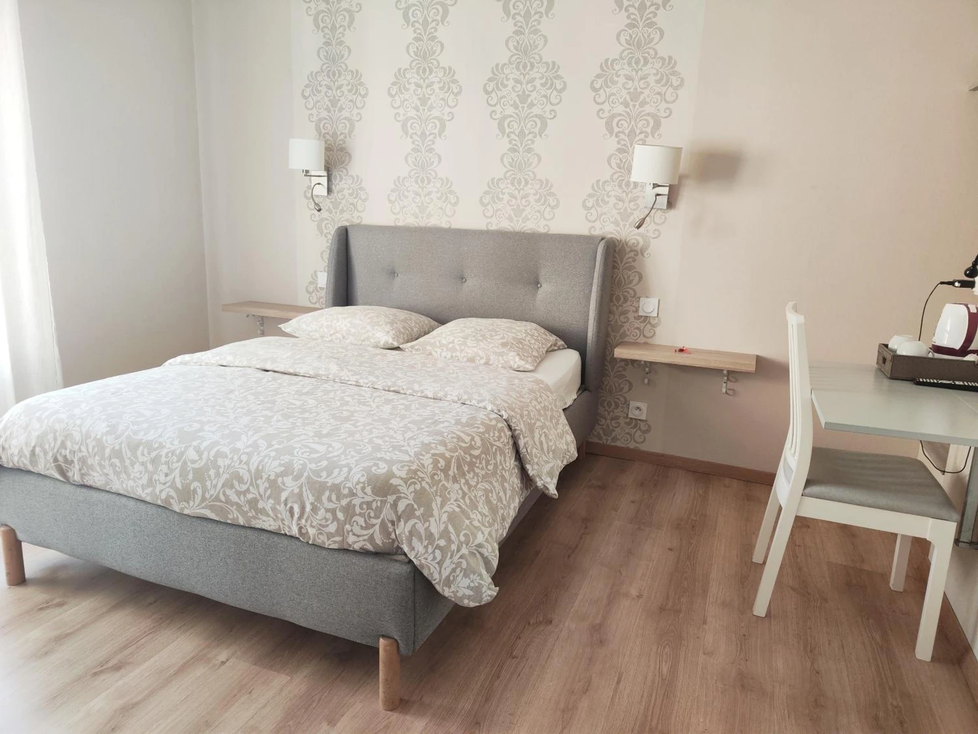 Chambre disponible pour un séminaire d'entreprise à Hôtel-Restaurant le Commerce - Nogaro