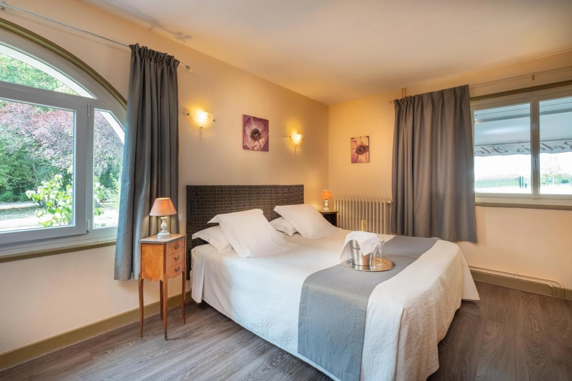 Chambre disponible pour un séminaire d'entreprise à Logis Hôtel Restaurant Le Coq Hardi - Pouilly-sur-Loire
