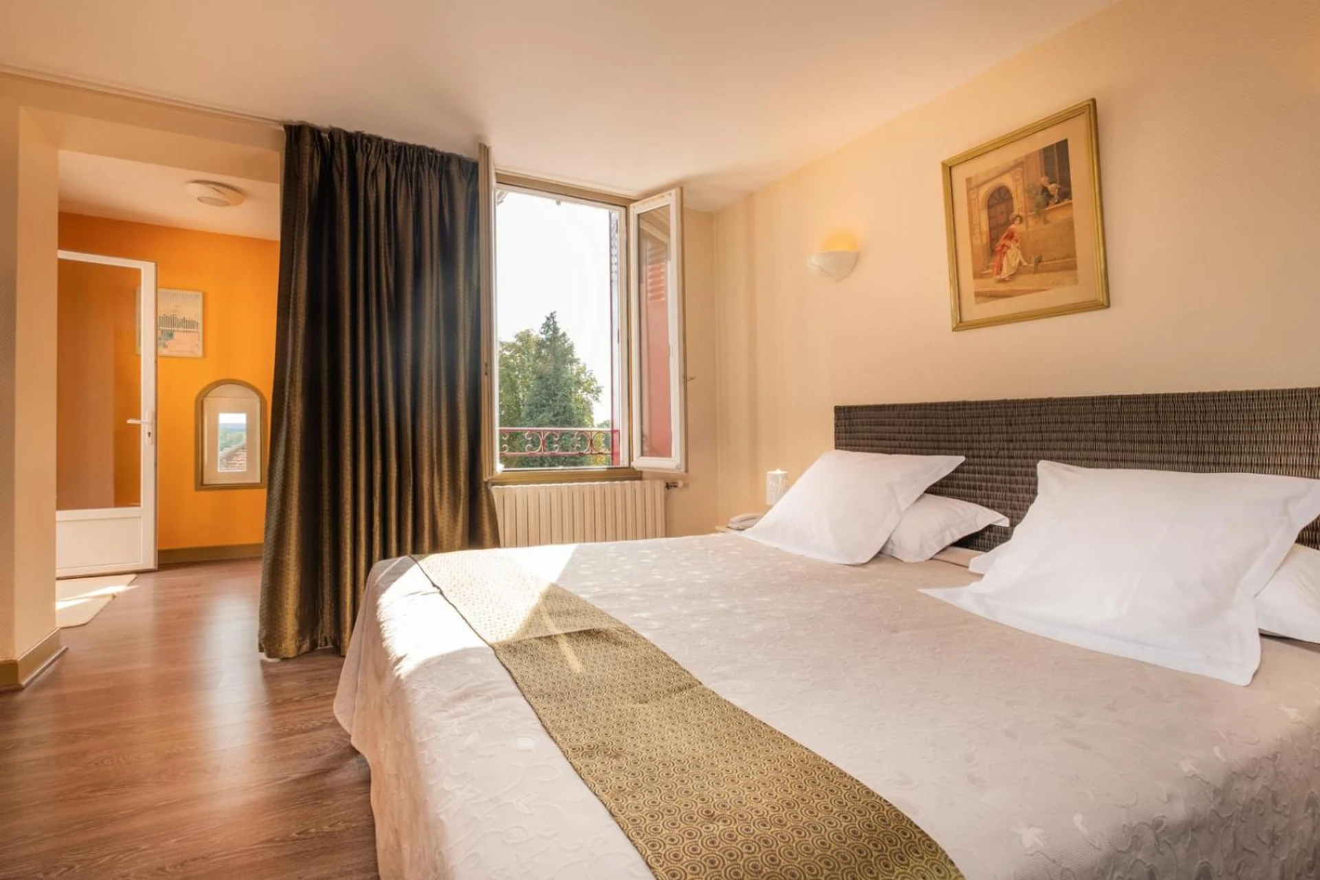 Chambre disponible pour un séminaire d'entreprise à Logis Hôtel Restaurant Le Coq Hardi - Pouilly-sur-Loire