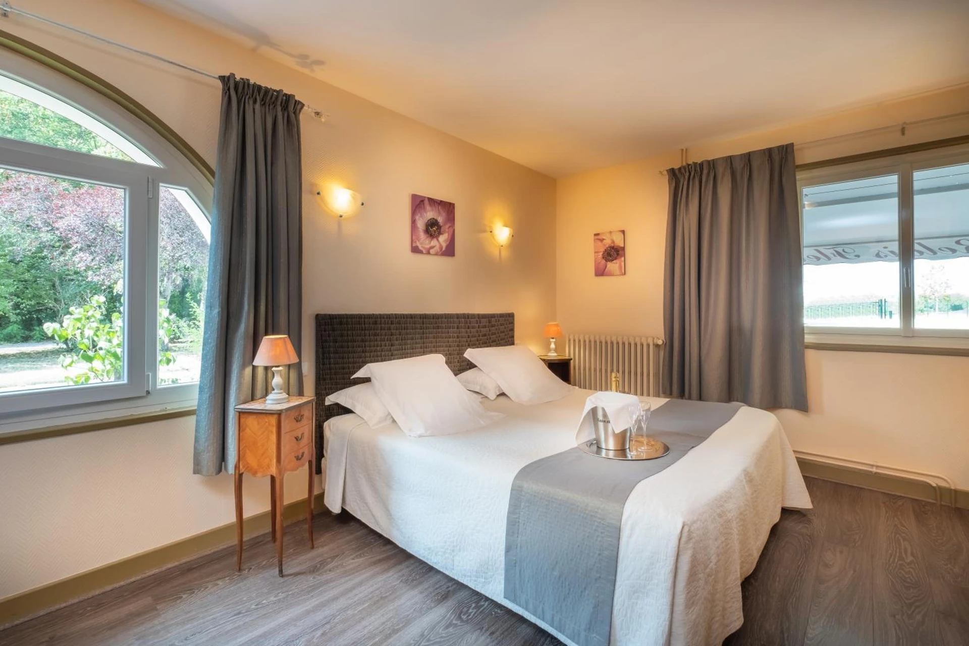 Chambre disponible pour un séminaire d'entreprise à Logis Hôtel Restaurant Le Coq Hardi - Pouilly-sur-Loire