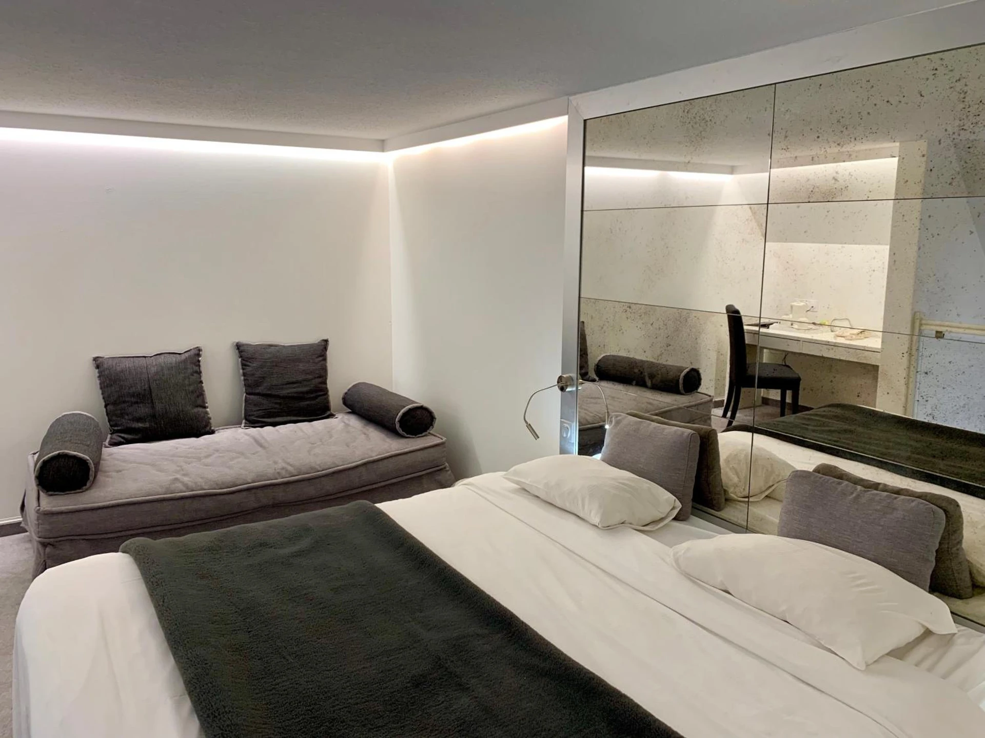 Chambre disponible pour un séminaire d'entreprise à Logis Hôtel Restaurant Le Fruitier - Villedieu-les-Poëles