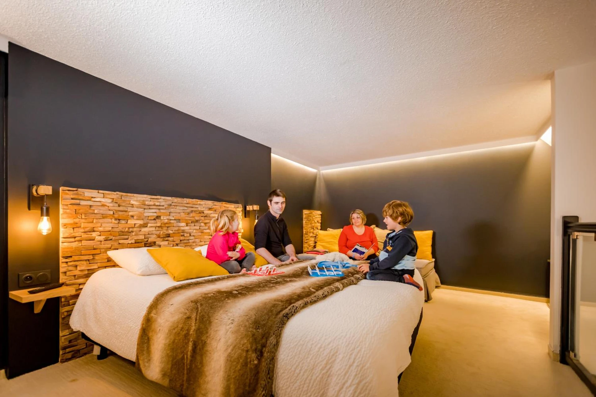 Magnifique chambre pour un séminaire d'entreprise à Logis Hôtel Restaurant Le Fruitier - Villedieu-les-Poëles
