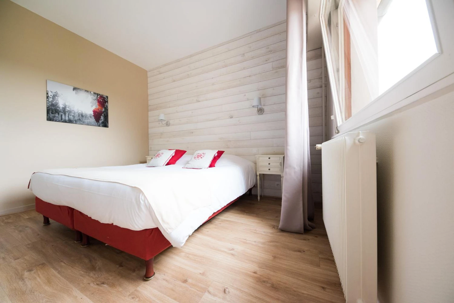 Chambre disponible pour un séminaire d'entreprise à Hôtel Restaurant Le Kastelberg, The Originals Boutique - Andlau