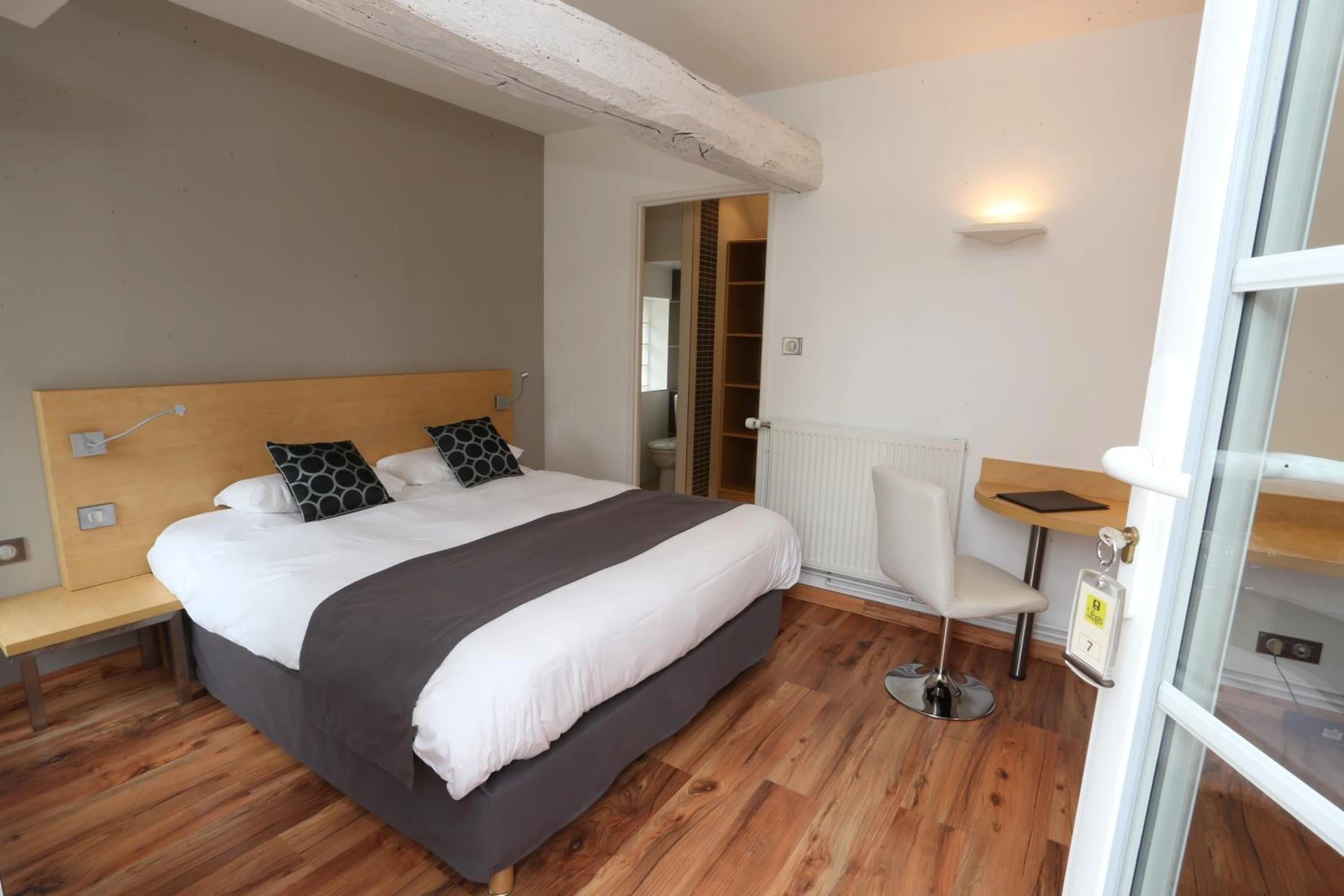 Chambre disponible pour un séminaire d'entreprise à Logis Hôtel Restaurant Le Moulin de la Coudre - Venoy