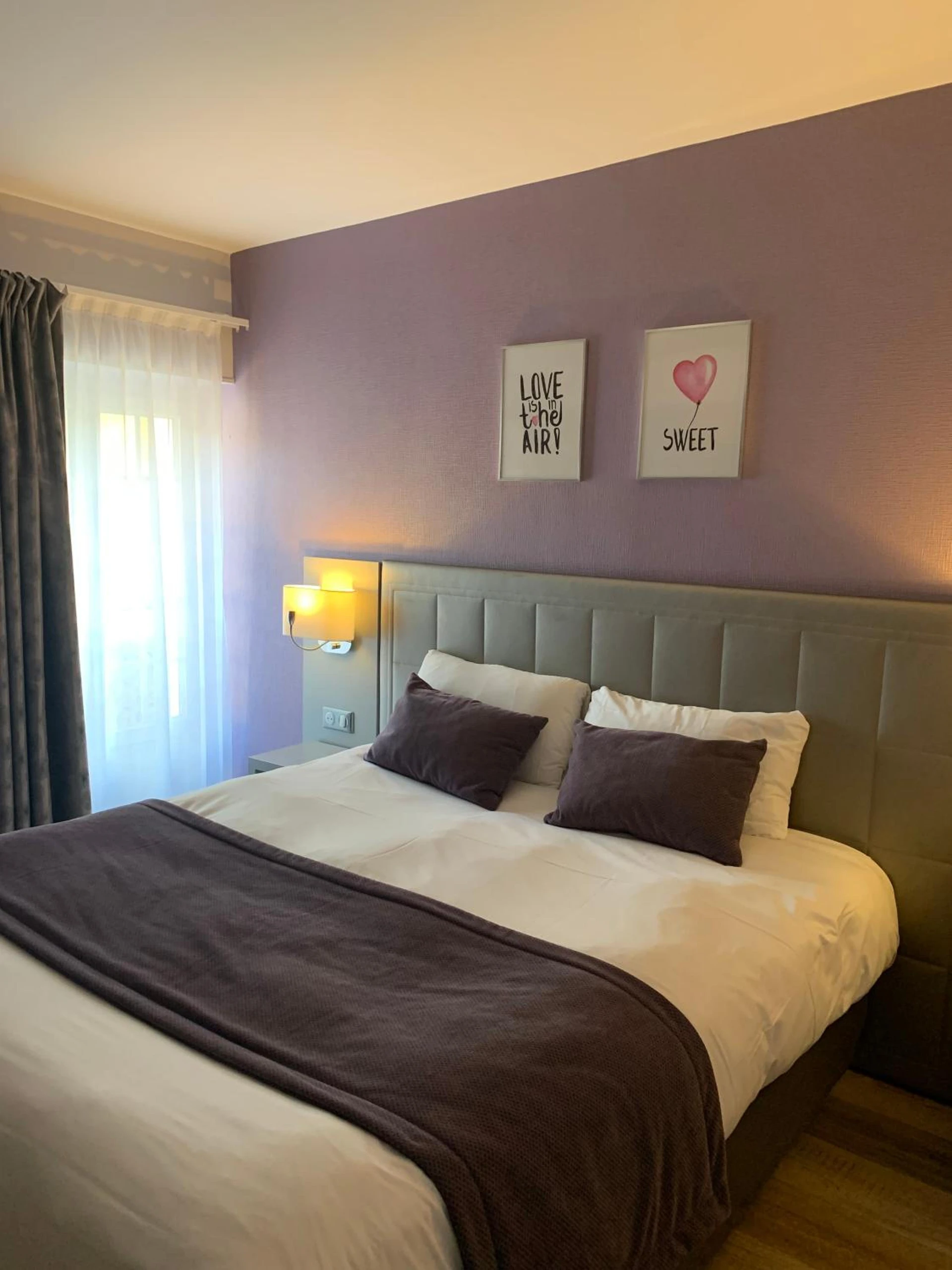 Magnifique chambre pour un séminaire d'entreprise à Logis Hôtel Restaurant Le Moulin de la Coudre - Venoy