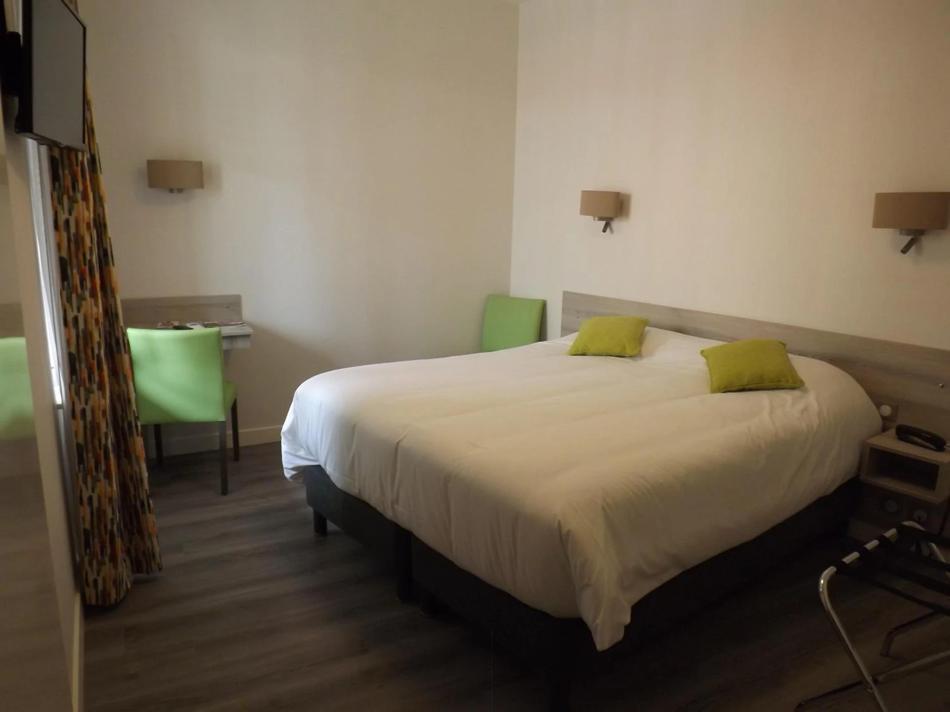 Chambre disponible pour un séminaire d'entreprise à Hotel Restaurant Le Parc - Moulins