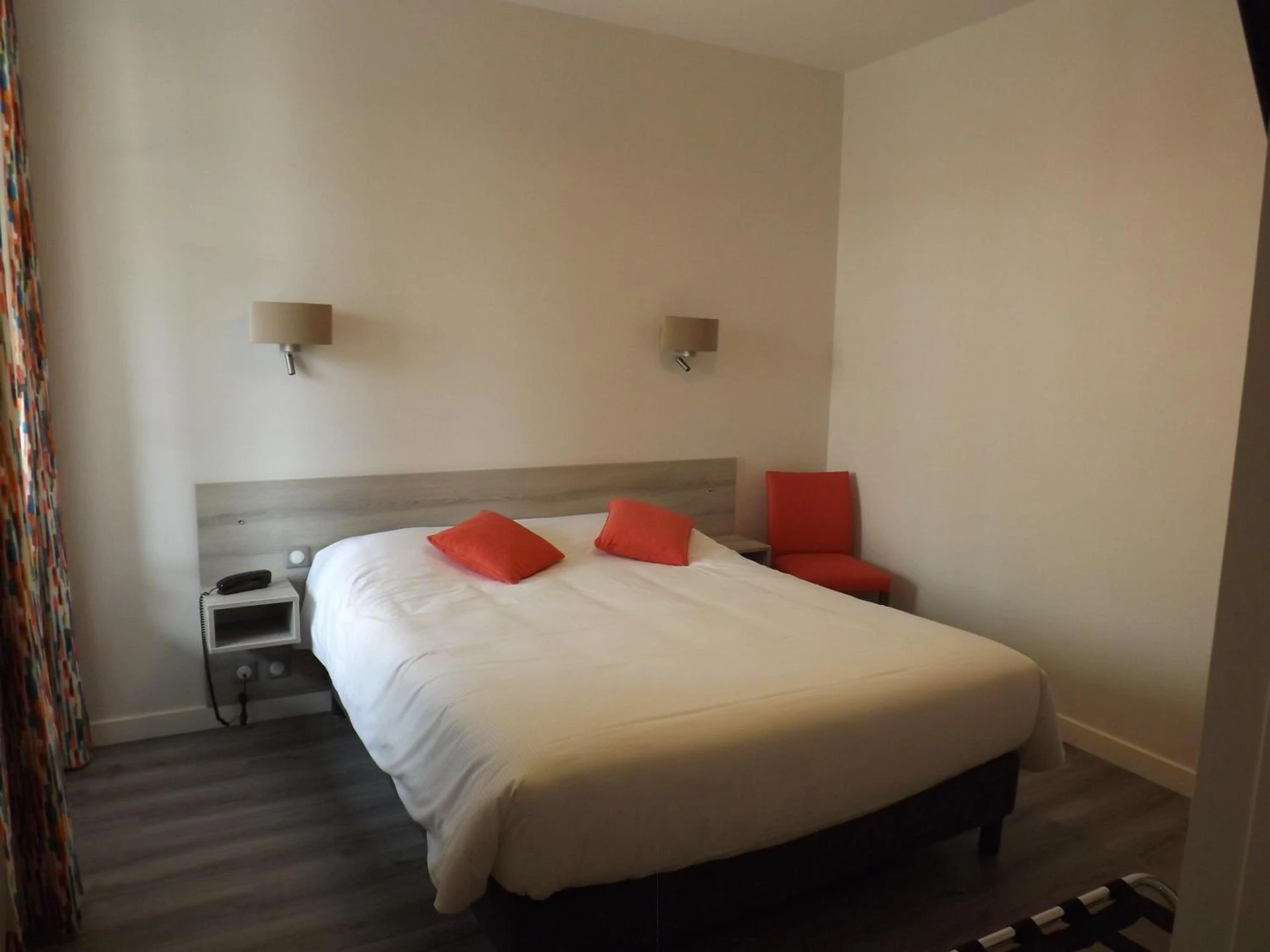 Chambre disponible pour un séminaire d'entreprise à Hotel Restaurant Le Parc - Moulins
