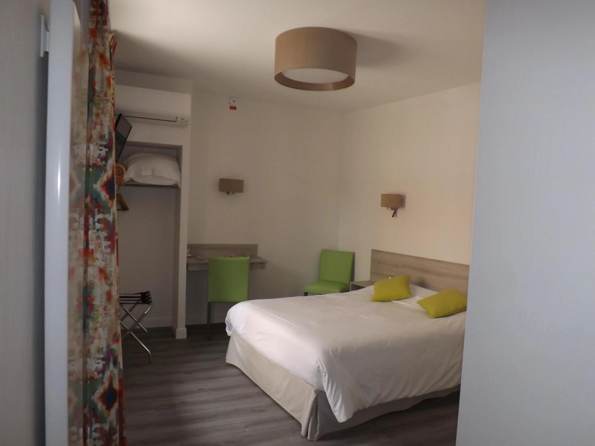 Chambre disponible pour un séminaire d'entreprise à Hotel Restaurant Le Parc - Moulins