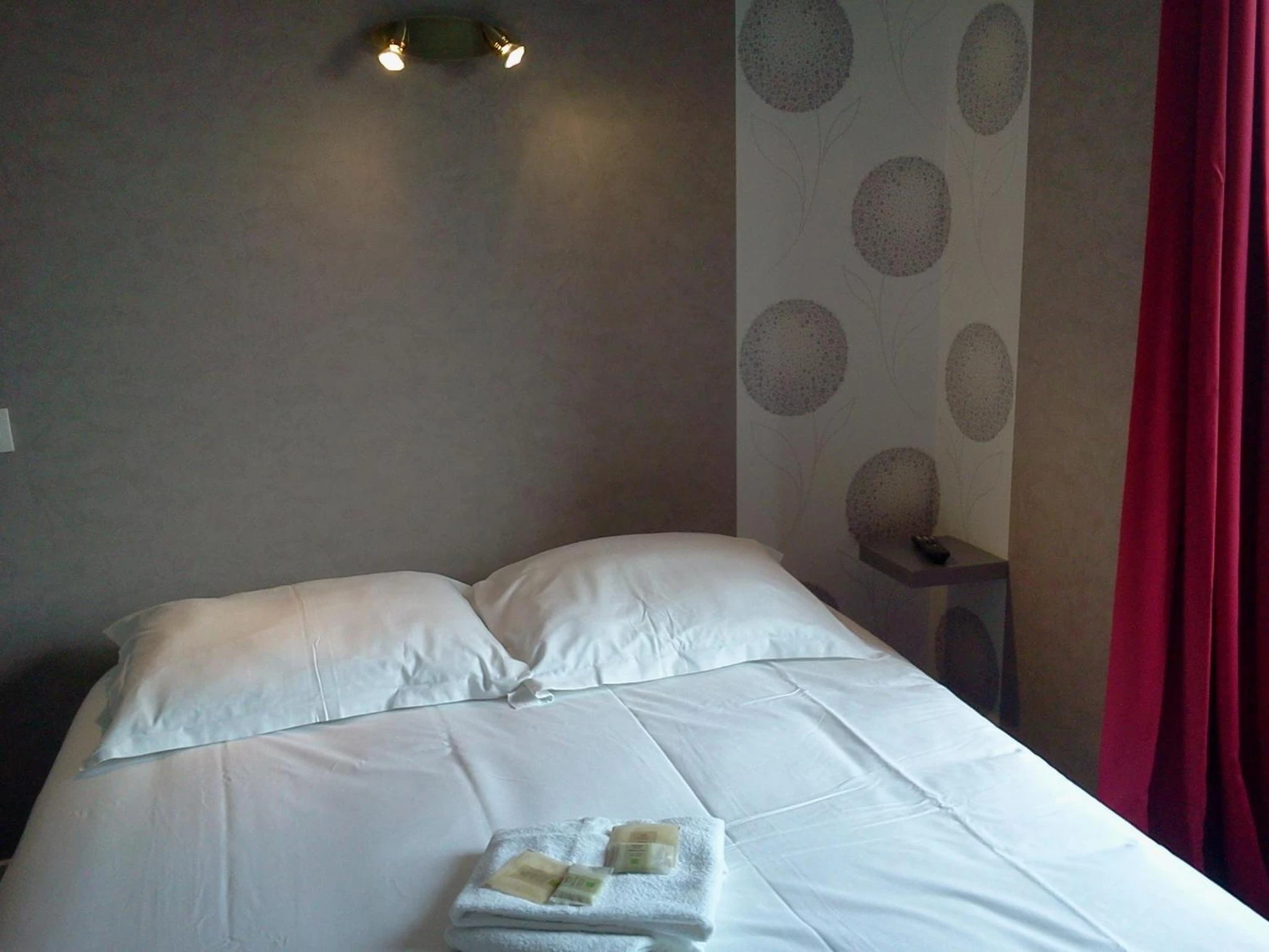 Chambre disponible pour un séminaire d'entreprise à Hotel Restaurant Le Phare - Perros-Guirec