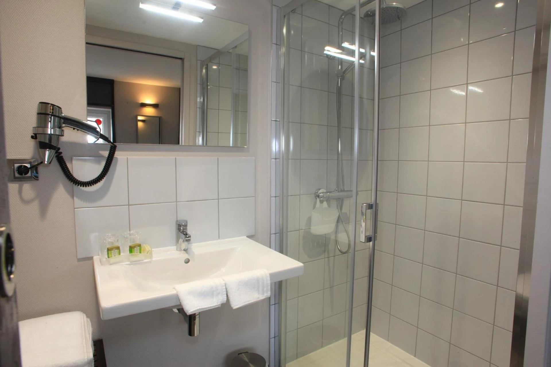 Chambre à LOGIS Hotel-Restaurant Le Relais d'Aligre - Organiser un séminaire d'entreprise à Châteauneuf-en-Thymerais
