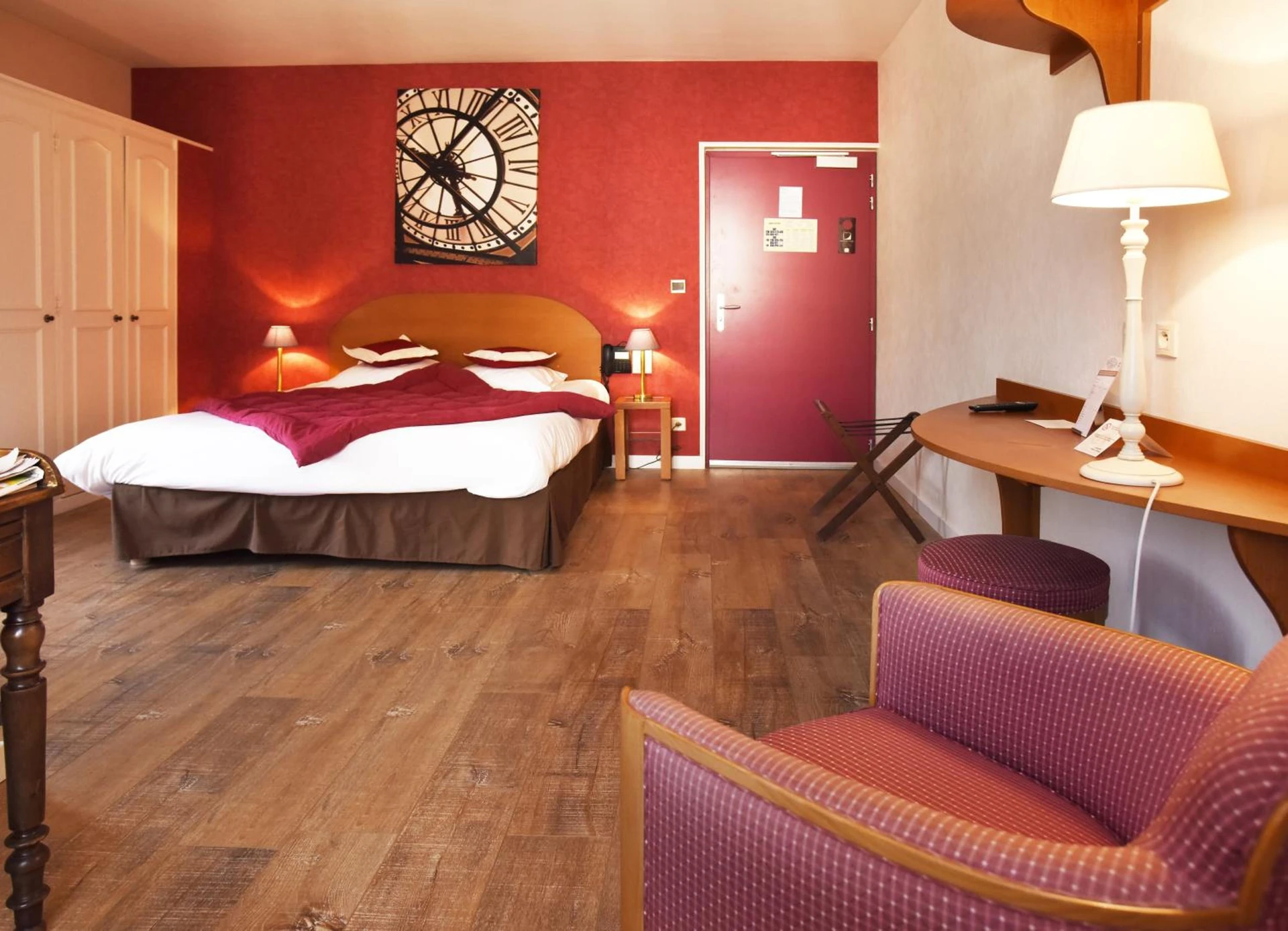 Chambre disponible pour un séminaire d'entreprise à Logis Hôtel-Restaurant Le Relais - Hauterives