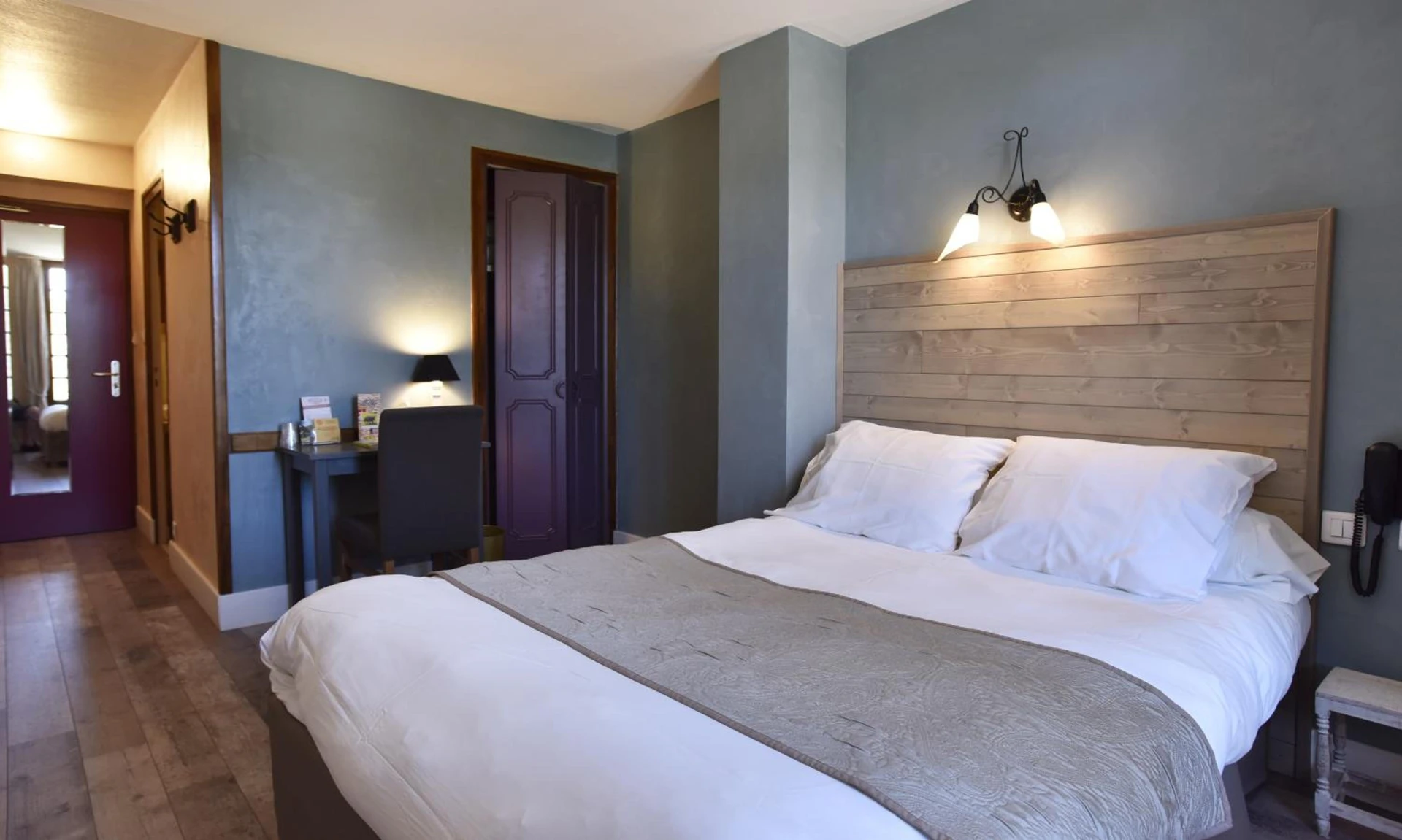 Chambre disponible pour un séminaire d'entreprise à Logis Hôtel-Restaurant Le Relais - Hauterives