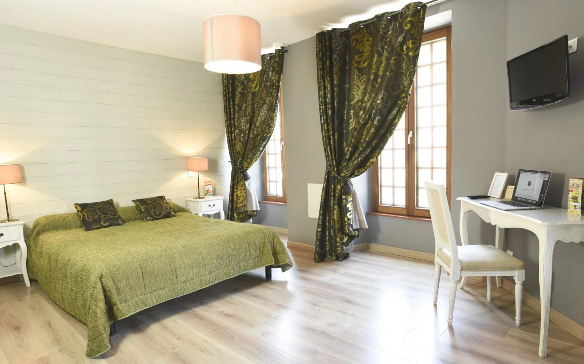 Chambre disponible pour un séminaire d'entreprise à Logis Hôtel-Restaurant Le Relais - Hauterives