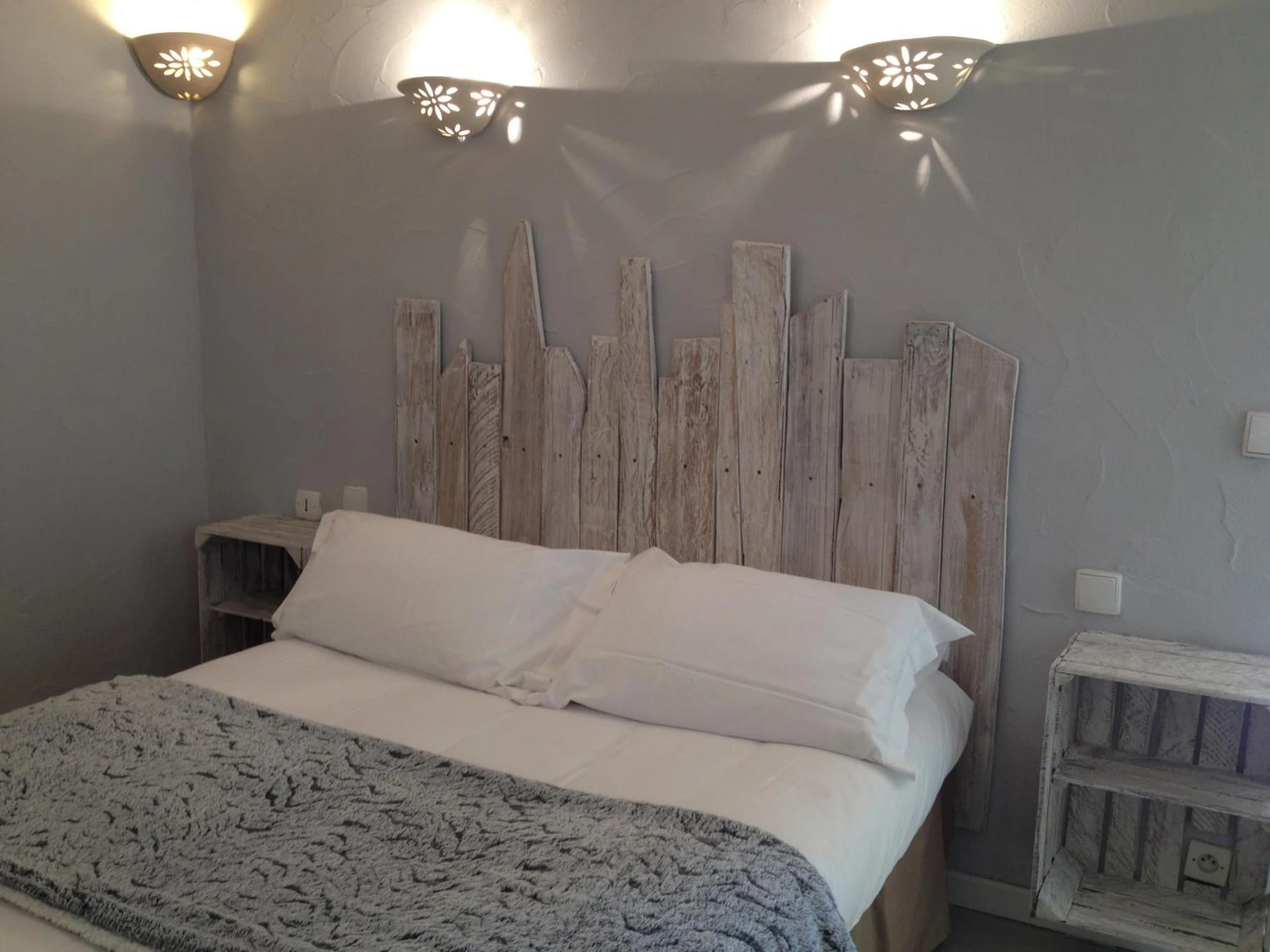 Chambre disponible pour un séminaire d'entreprise à Hôtel Lou Caleù restaurant le Rocher des Abeilles - Saint-Martin-de-Castillon