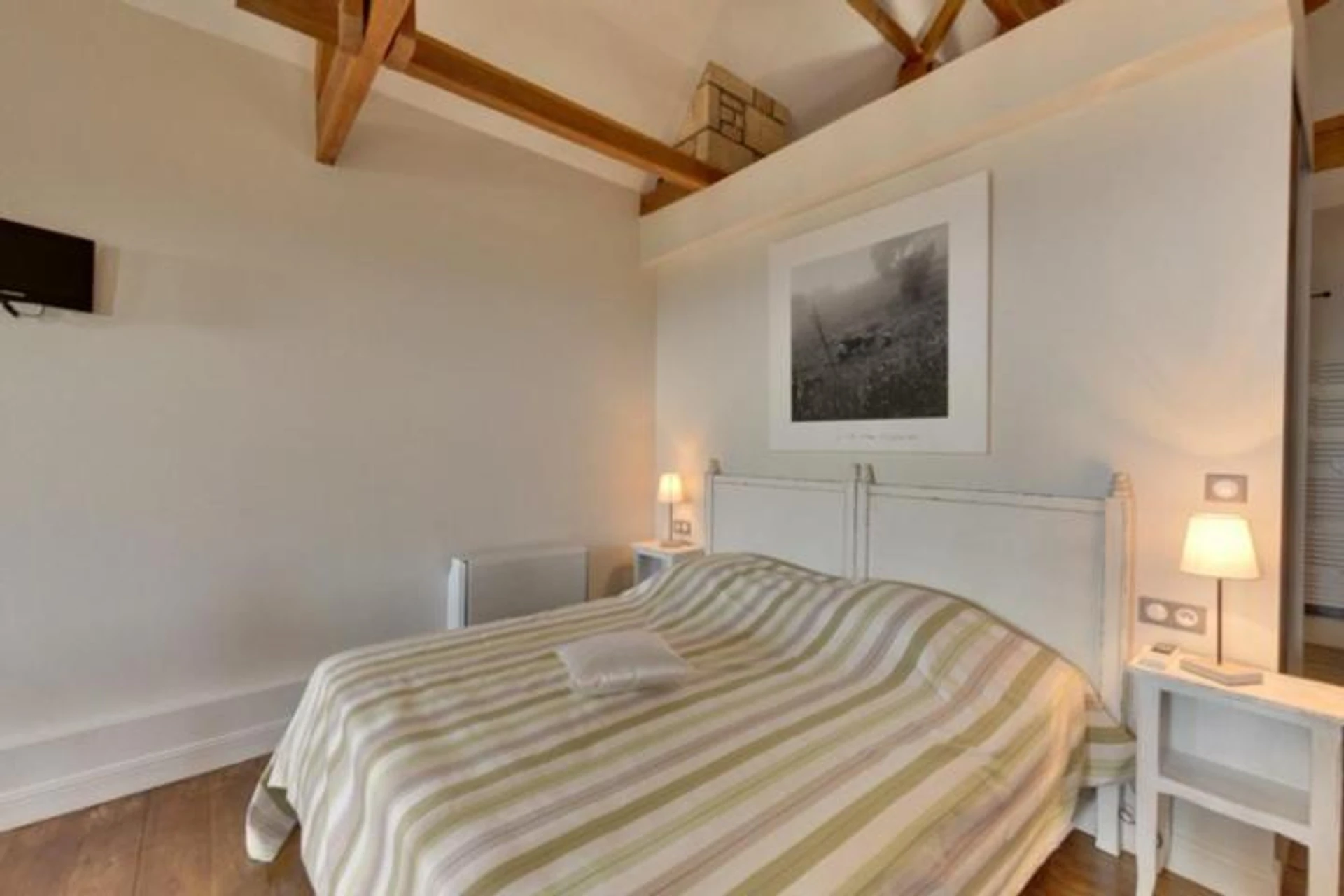 Chambre disponible pour un séminaire d'entreprise à Logis hotel-restaurant les collines 59 route des crêtes - Cublac