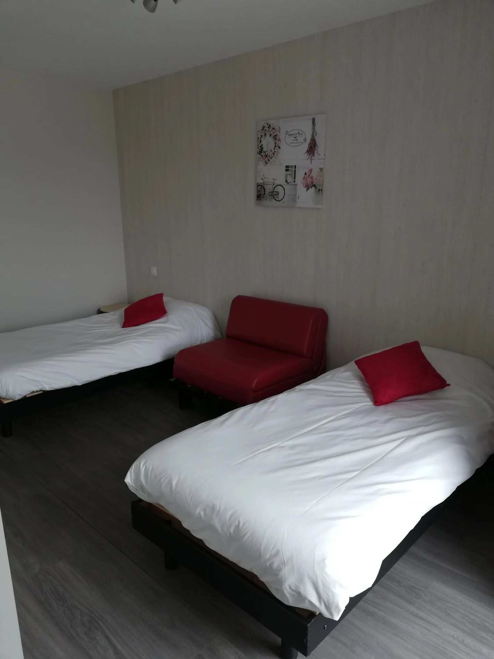 Chambre disponible pour un séminaire d'entreprise à Hôtel-restaurant Les Colonnades - Saint-Fulgent