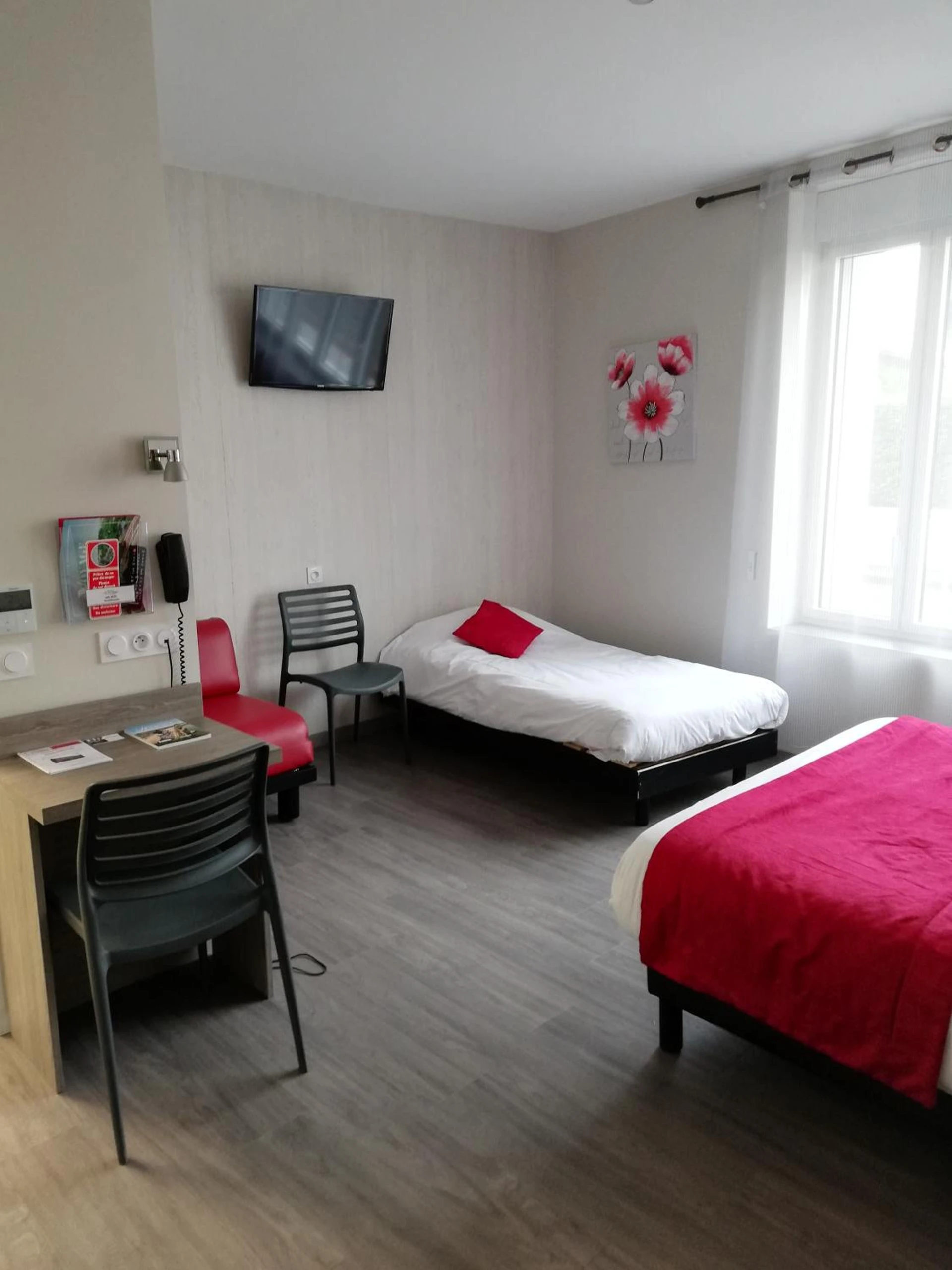 Chambre disponible pour un séminaire d'entreprise à Hôtel-restaurant Les Colonnades - Saint-Fulgent