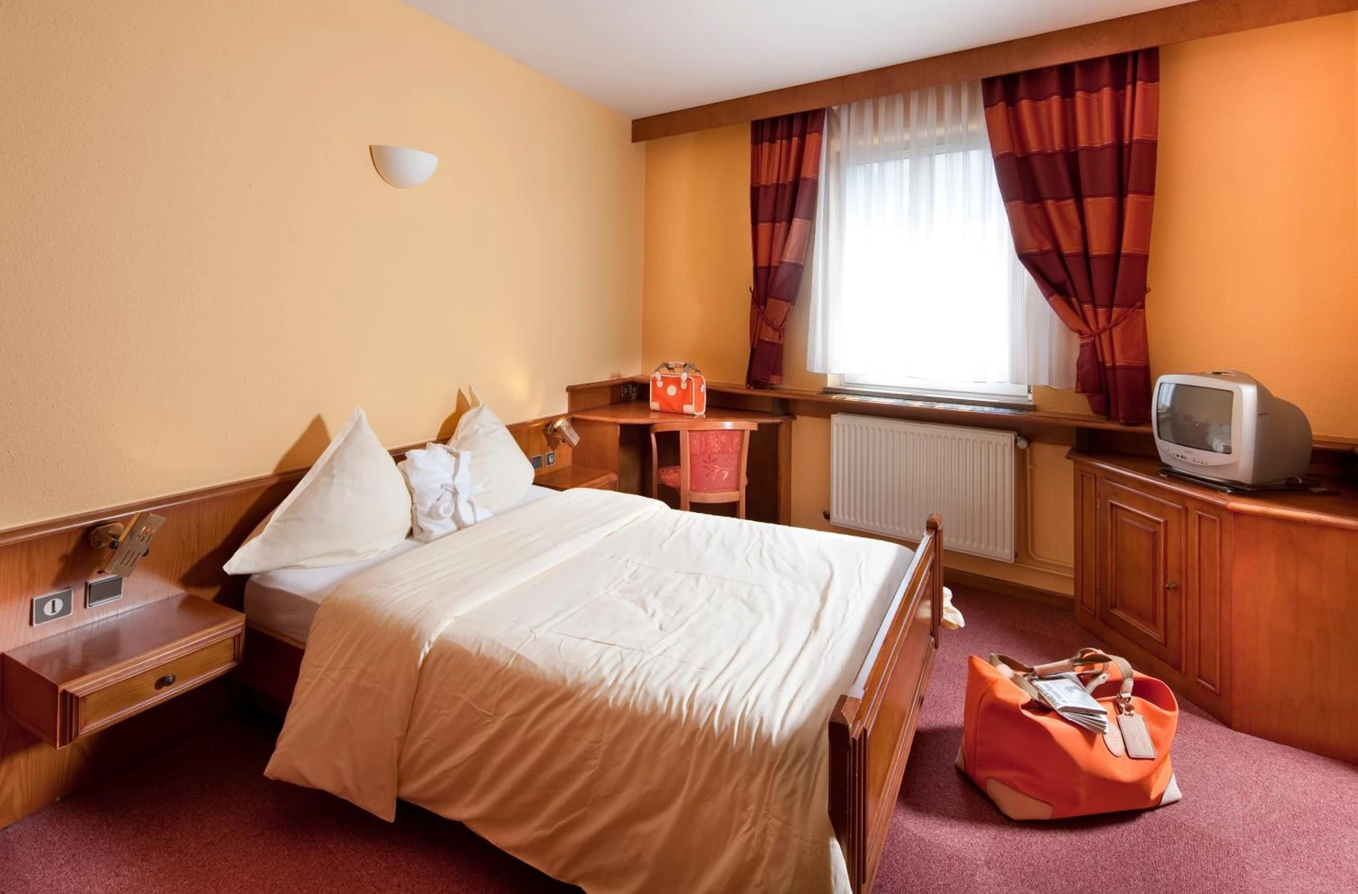 Chambre disponible pour un séminaire d'entreprise à Spa Hôtel Restaurant Au Lion d'Or - La Petite-Pierre