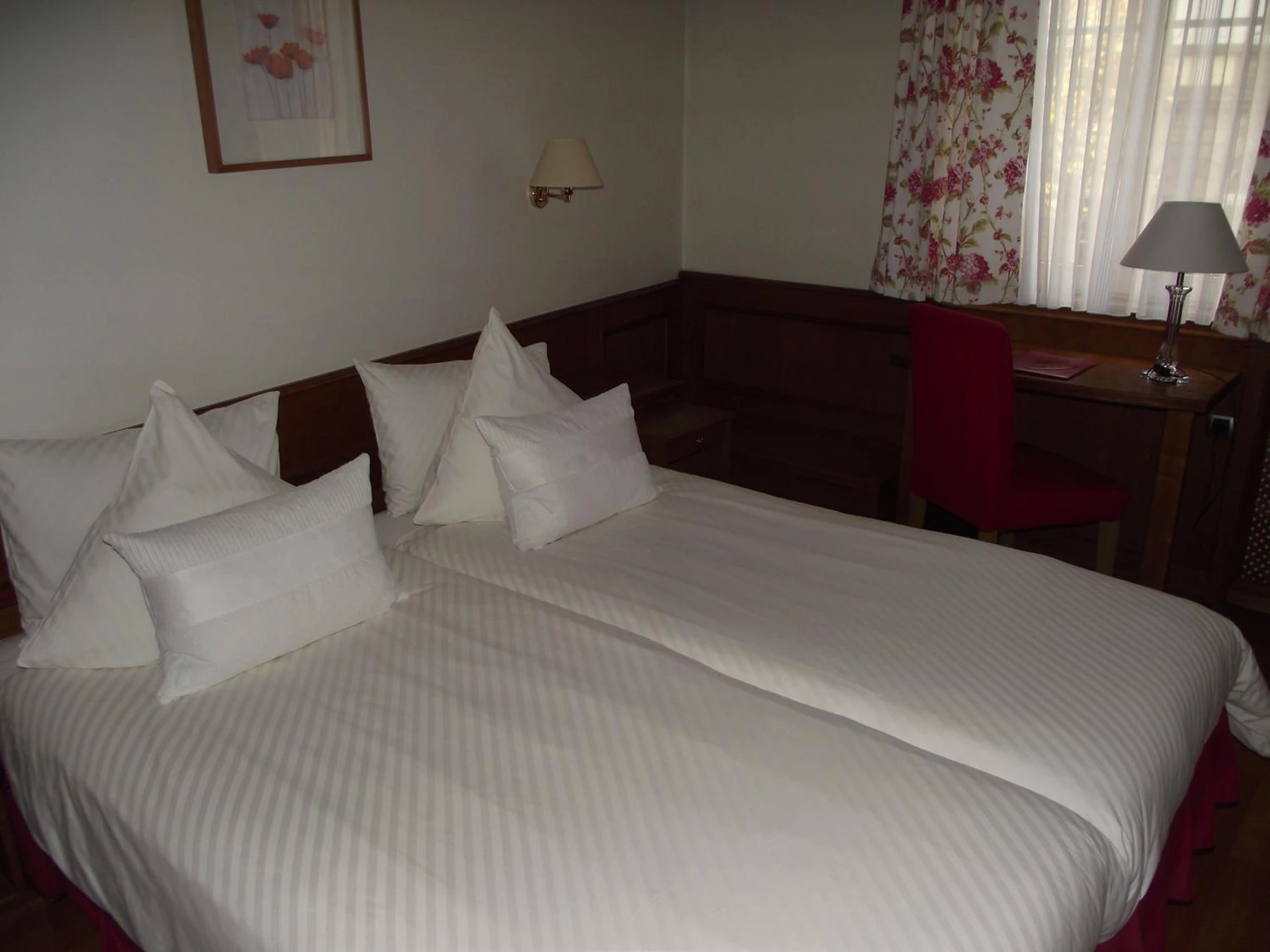 Chambre disponible pour un séminaire d'entreprise à Spa Hôtel Restaurant Au Lion d'Or - La Petite-Pierre