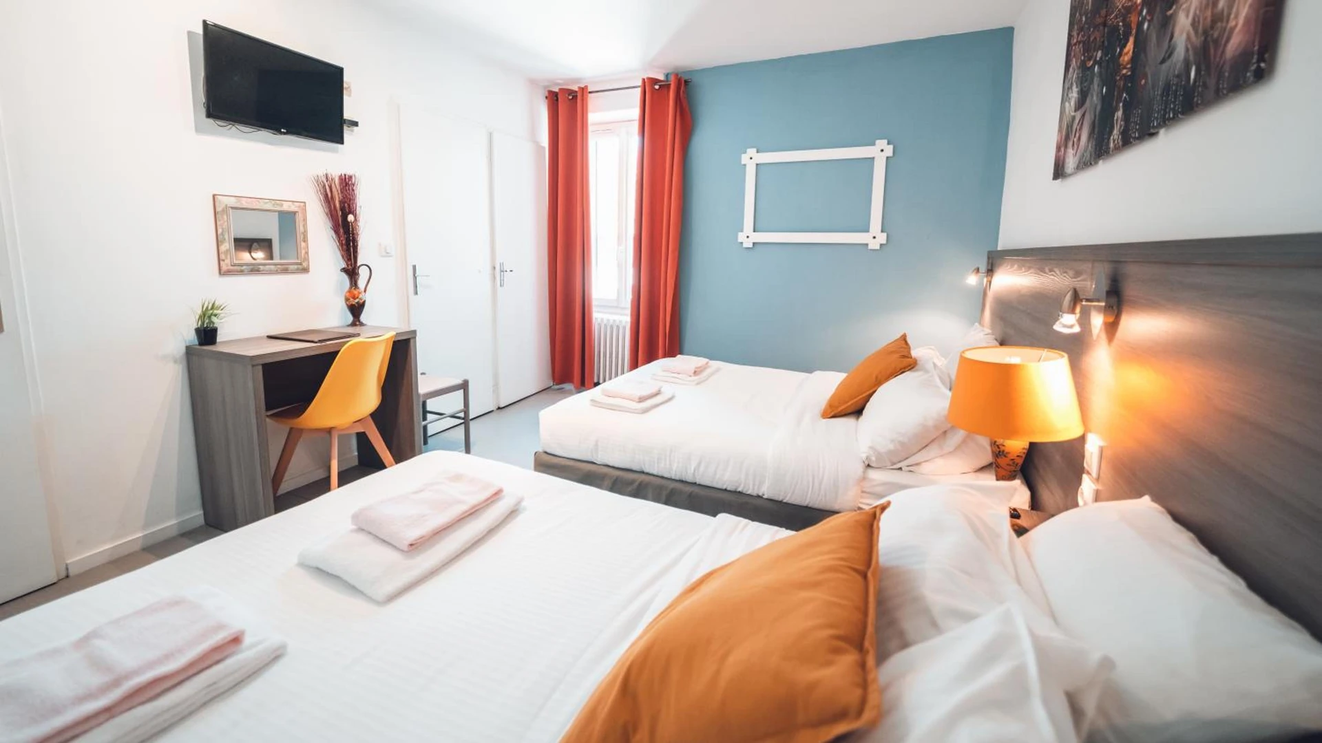 Chambre disponible pour un séminaire d'entreprise à Logis Hôtel Restaurant Vuillot - Cuiseaux