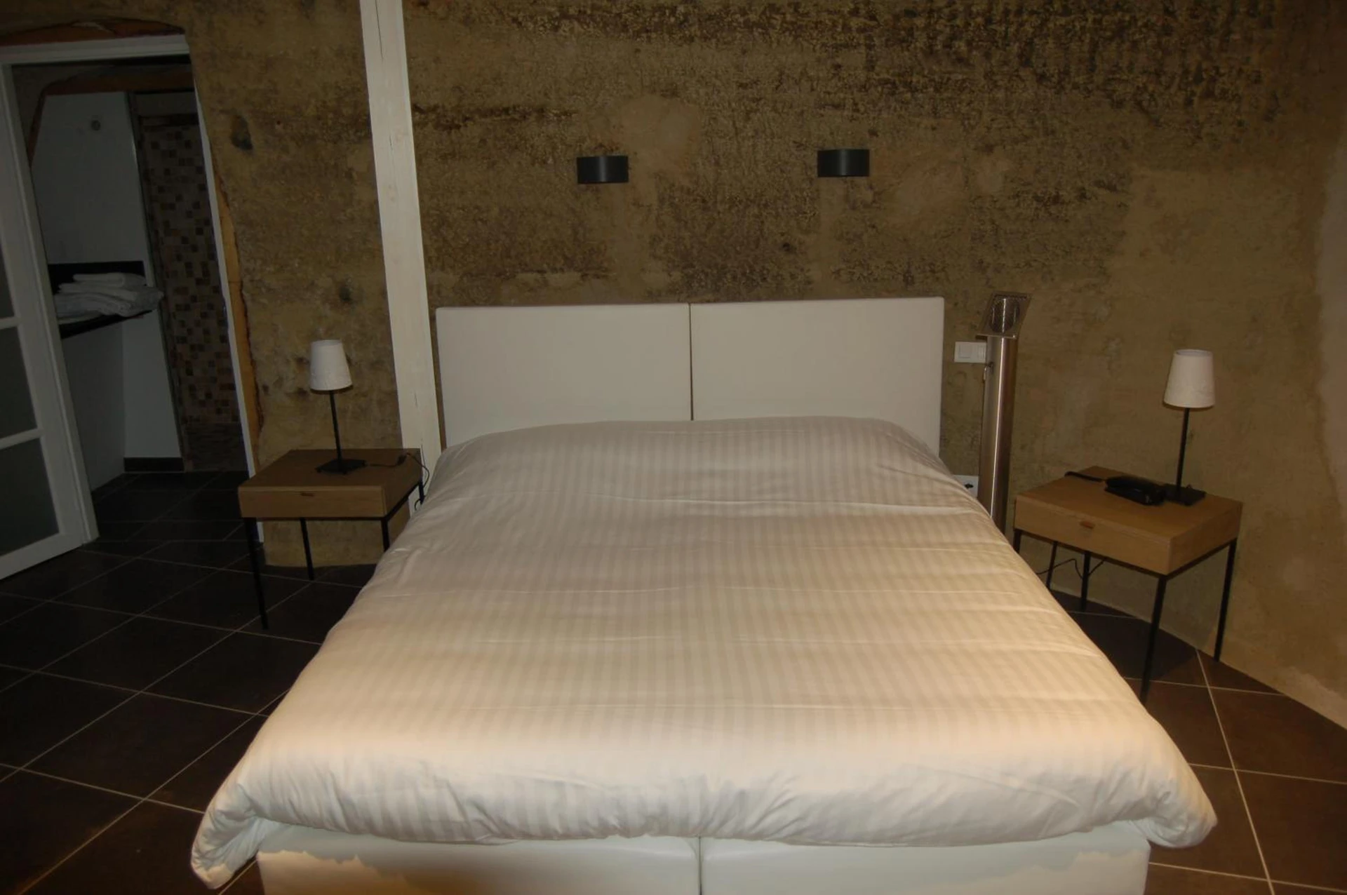 Chambre disponible pour un séminaire d'entreprise à Rocaminori Hôtel - Louresse-Rochemenier
