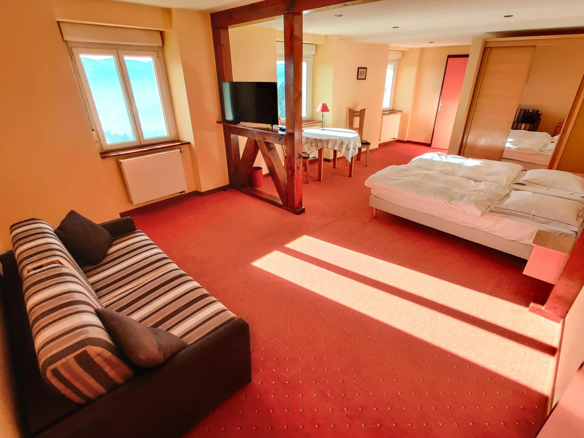 Magnifique chambre pour un séminaire d'entreprise à Hôtel Restaurant Roess - Hohrod