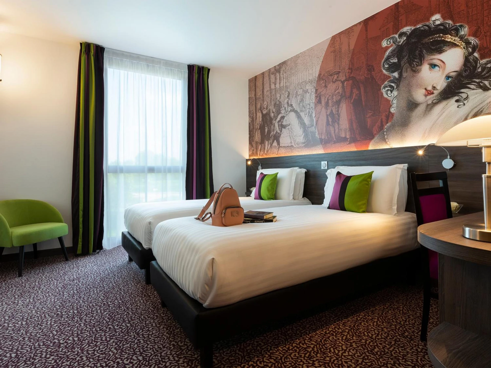 Chambre disponible pour un séminaire d'entreprise à Hôtel Roi Soleil Prestige Plaisir - St Quentin - Plaisir