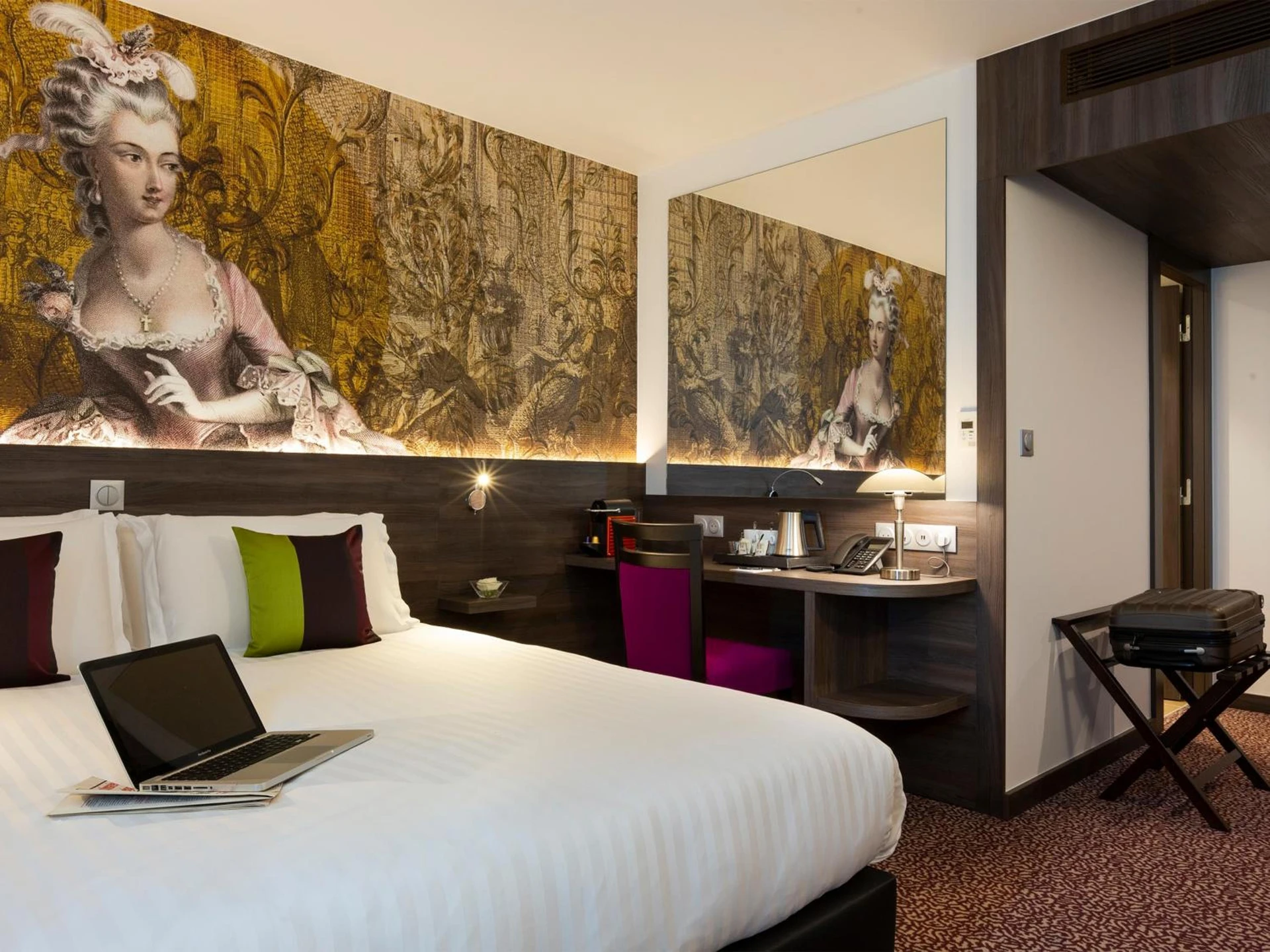 Chambre disponible pour un séminaire d'entreprise à Hôtel Roi Soleil Prestige Plaisir - St Quentin - Plaisir