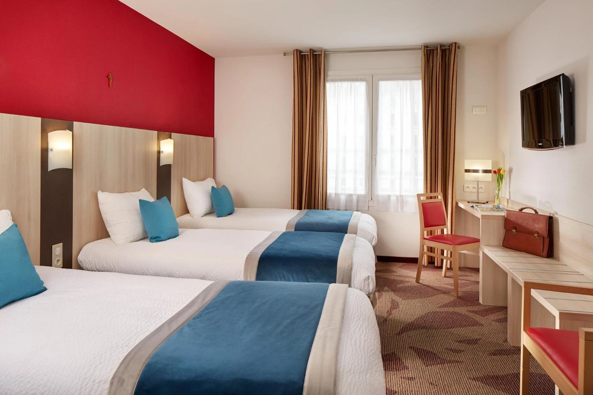 Chambre disponible pour un séminaire d'entreprise à Hôtel Roissy - Lourdes