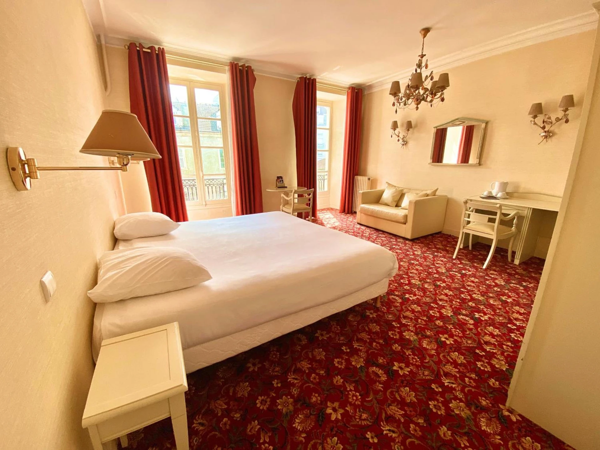 Ambiance de travail pour séminaire d'entreprise à Hôtel Le Roncevaux - Pau