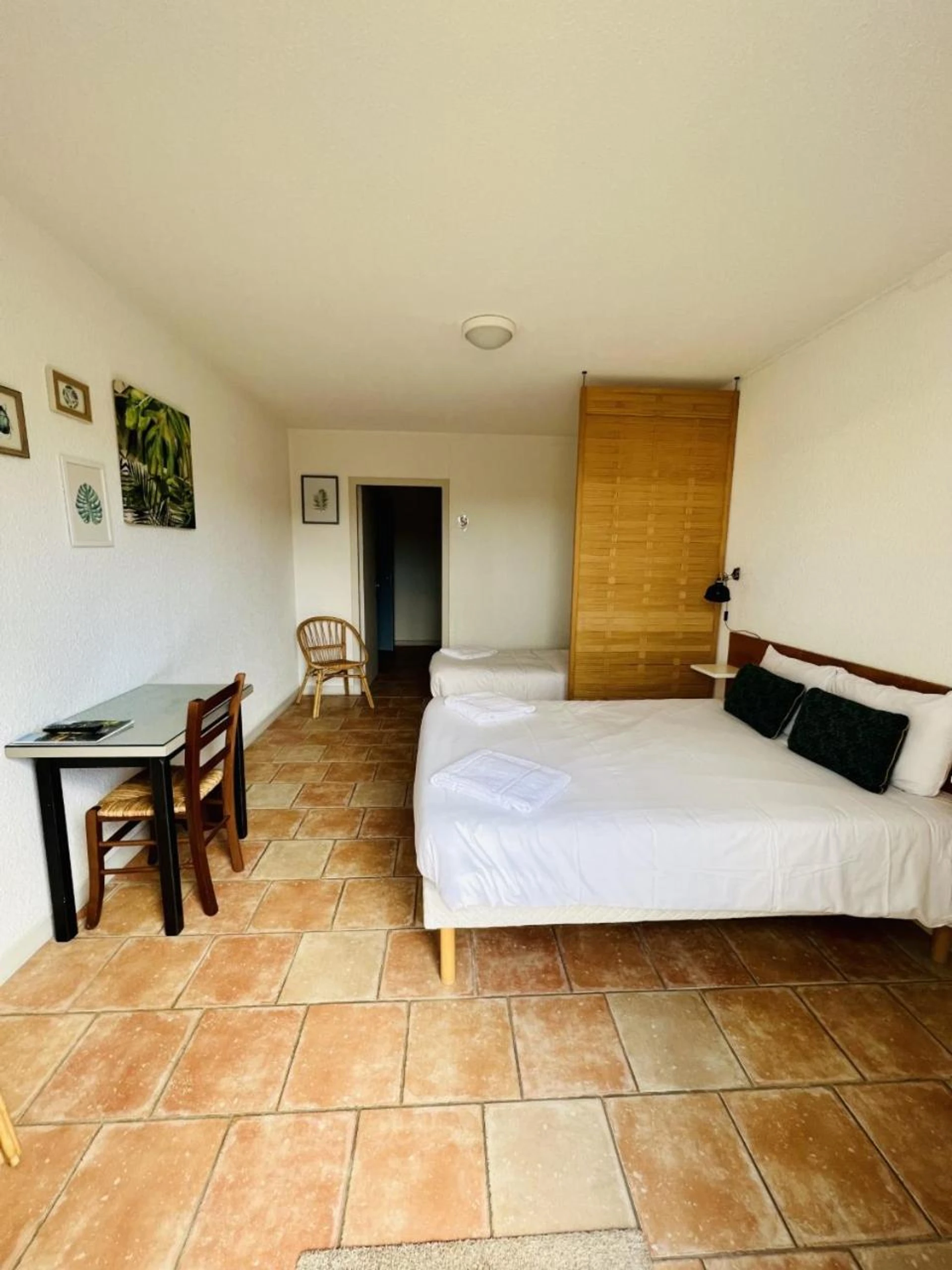 Chambre disponible pour un séminaire d'entreprise à Hôtel Rose des Vents - Baix
